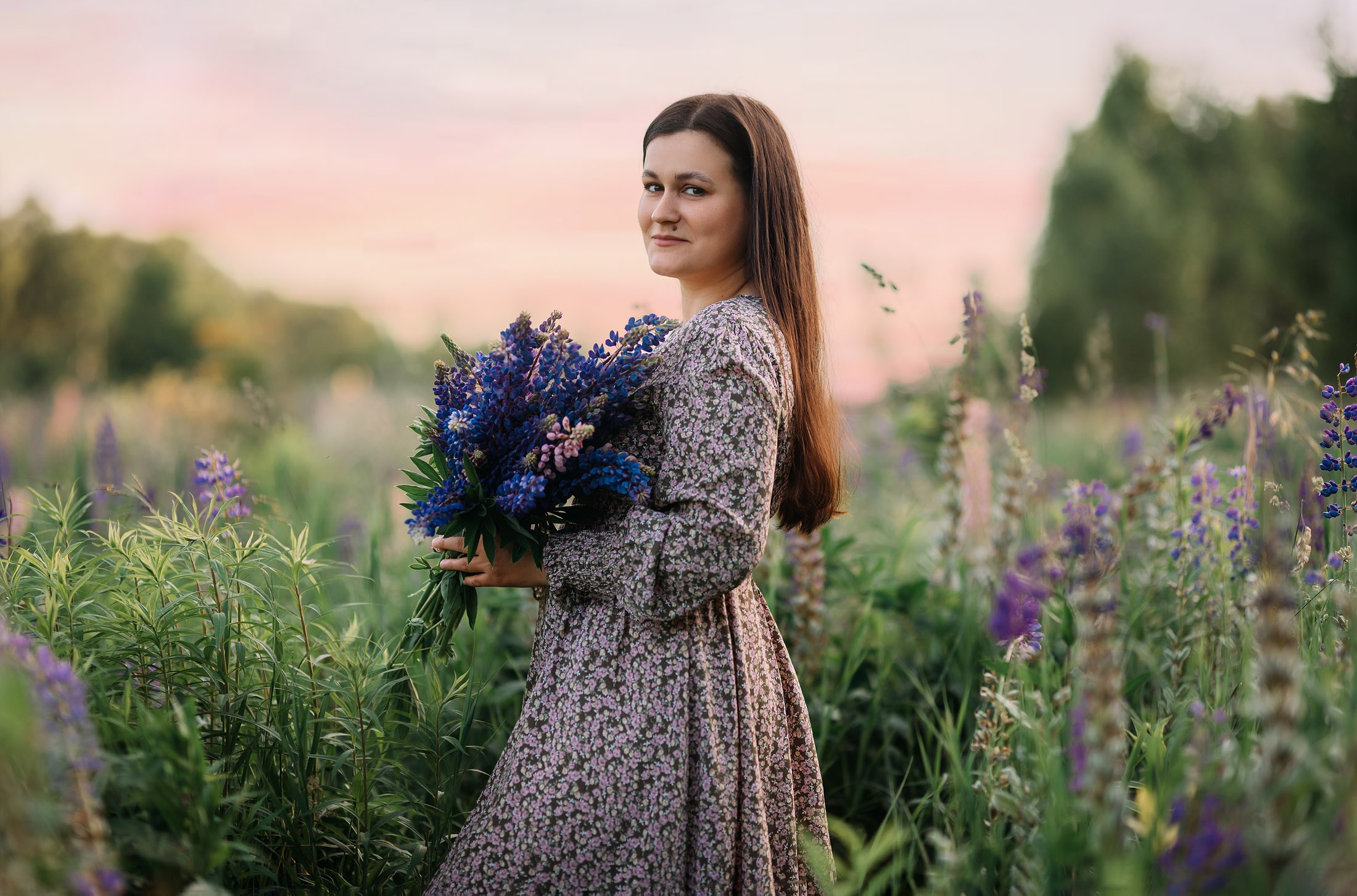 Анна в люпинах. Свадебный и семейный фотограф в Туле Ксения Сильвер