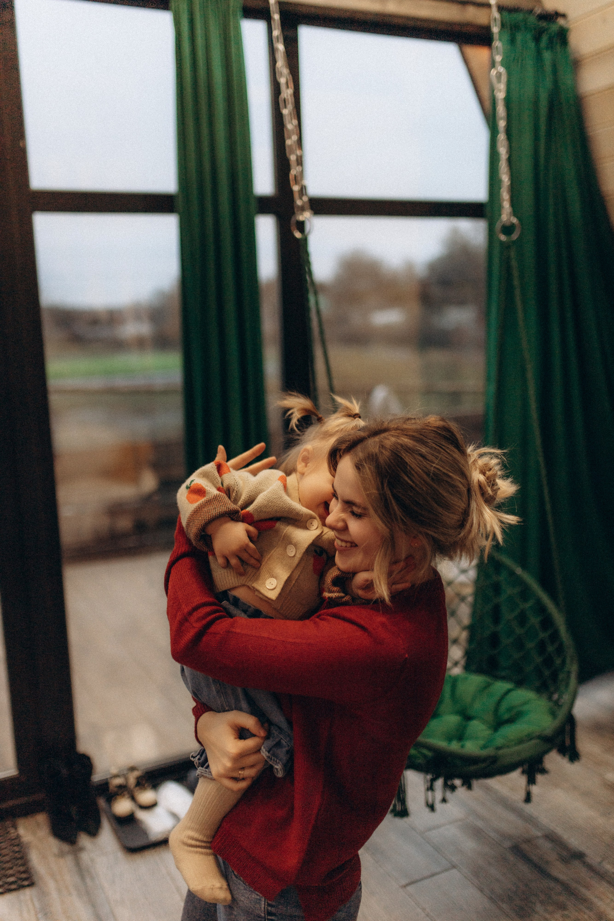 Алиса и мама. Семейный фотограф Губкин/Старый Оскол