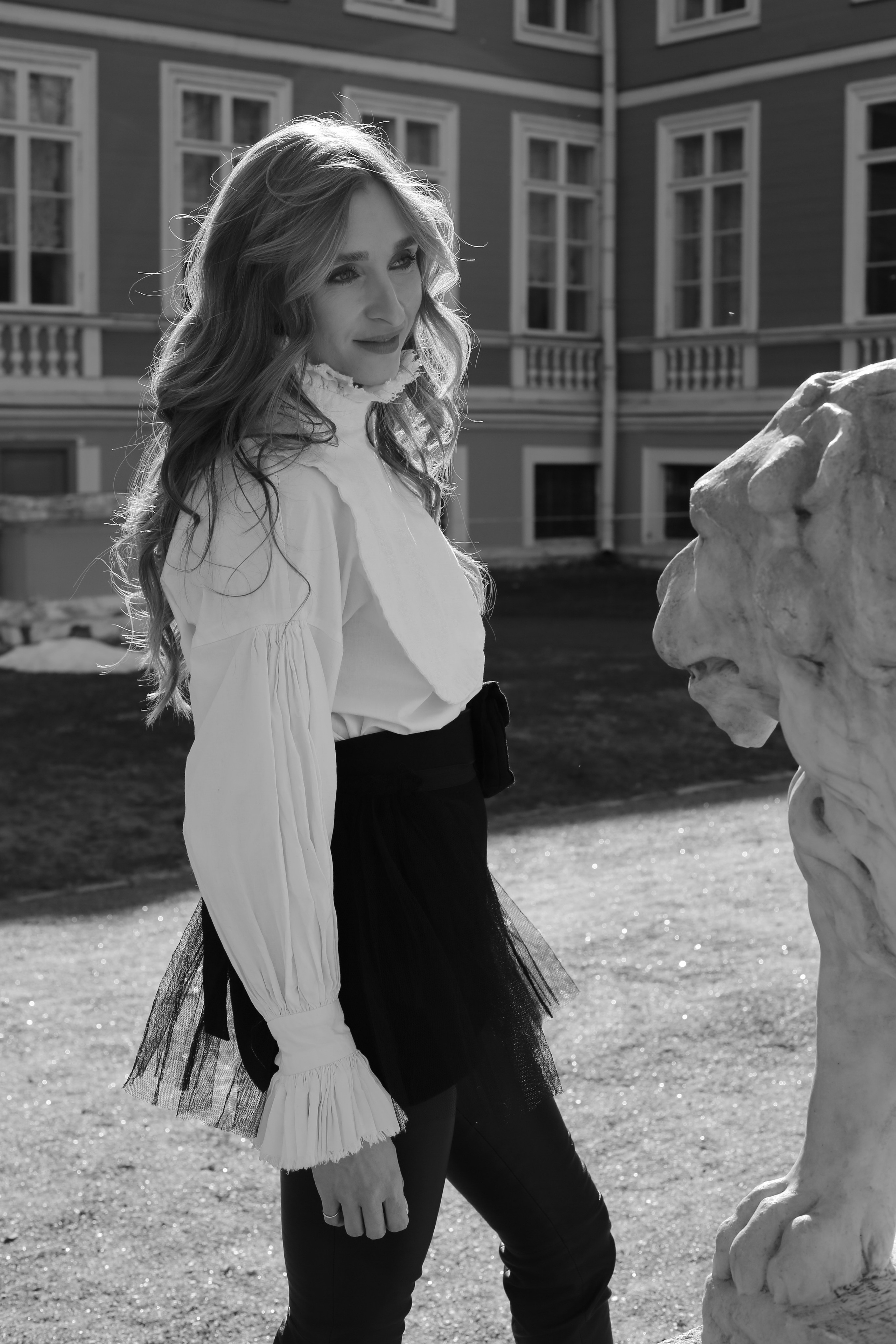 LOOKBOOK. Фешн дизайнер, фотограф, художник Яна Лазарева в Москве