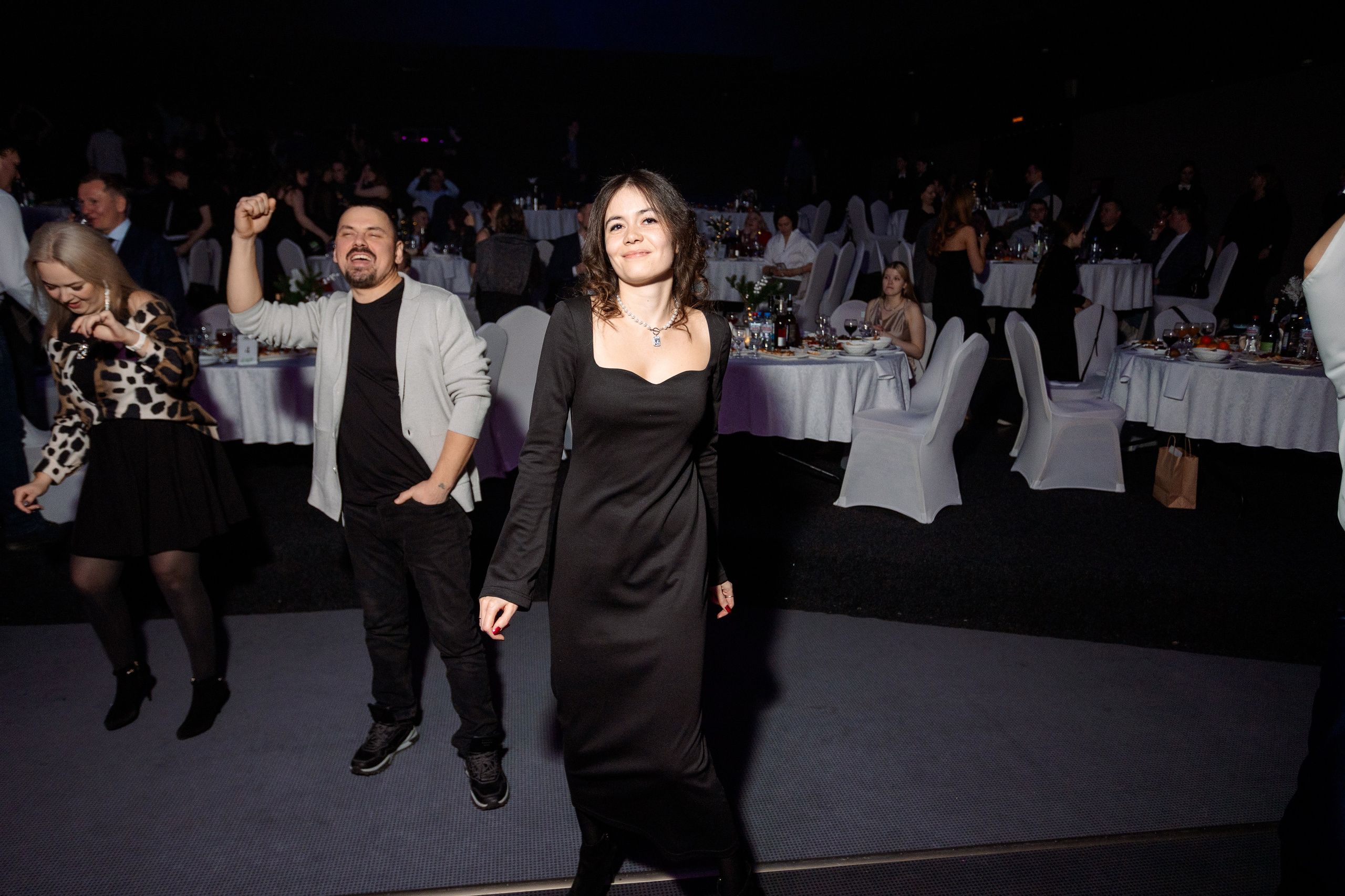 РЕПОРТАЖ: НОВЫЙ ГОД В ДК МЕТАЛЛУРГ. Профессиональный фотограф в Ижевске Леша Петров