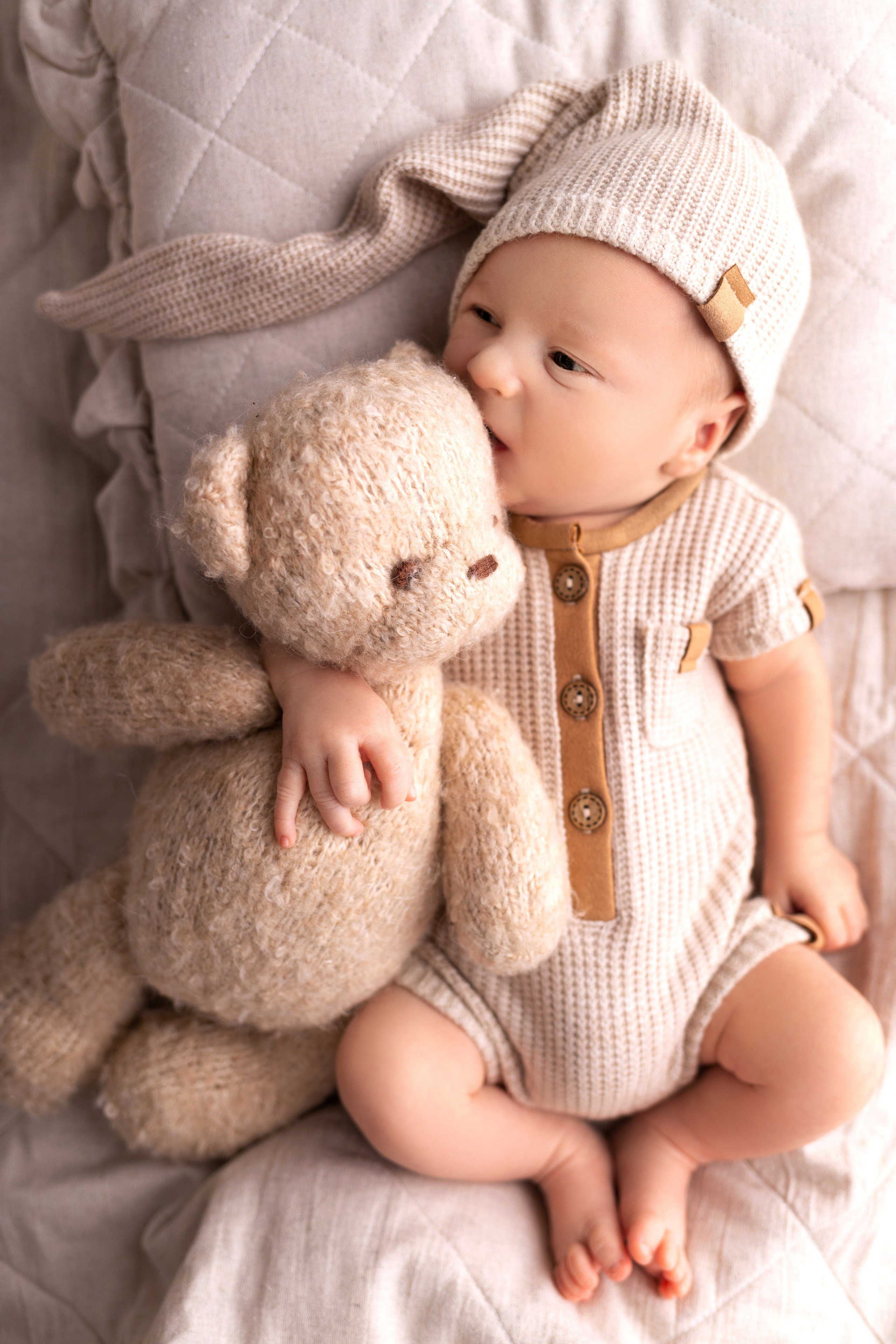 Newborn съемка в стиле Лайф. Фотограф новорожденных малышей в Омске и Омской области Эльвира Камаева