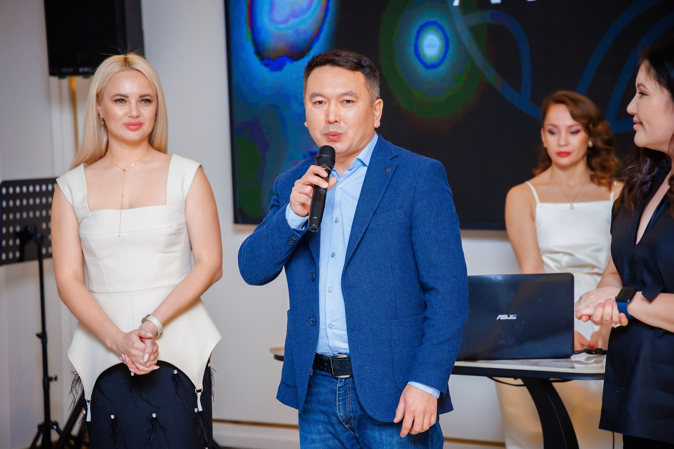 Мероприятие в заведении. Семейный и Свадебный фотограф в Астане Александр Астапов