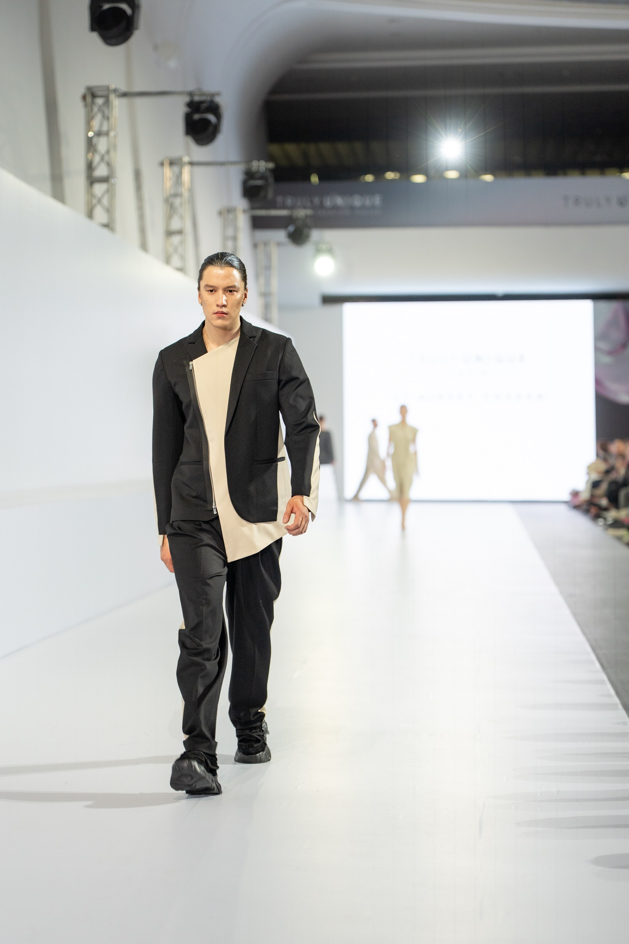 Truly Unique by Alexey ChZhen. Сайт Алматинского НЮ АРТ, будуар и фэшн фотографа Дениса Карпенко