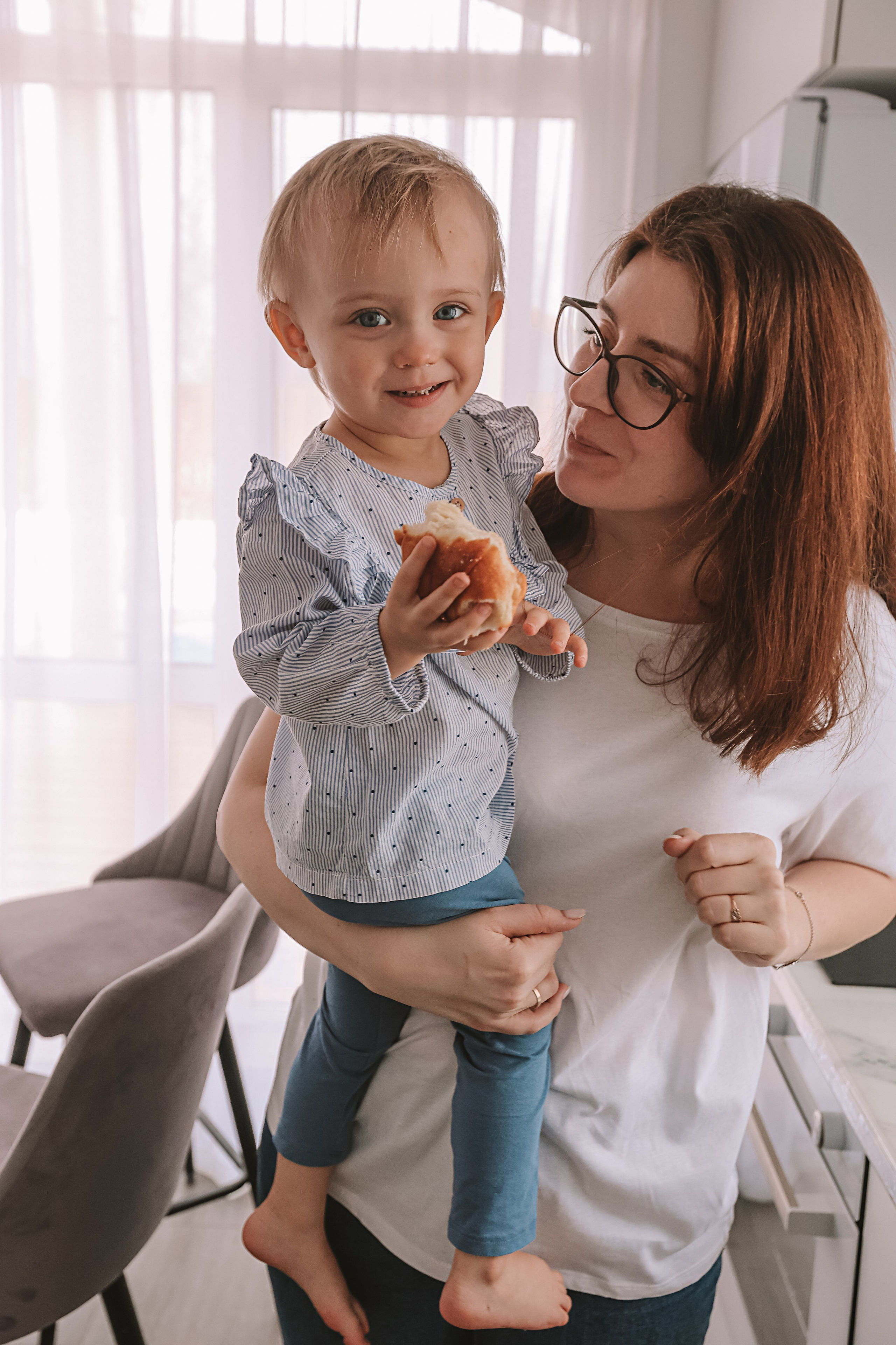 Семейная в домике (репортаж). Семейный фотограф Тюмень, фотограф на роды Салмина Мария
