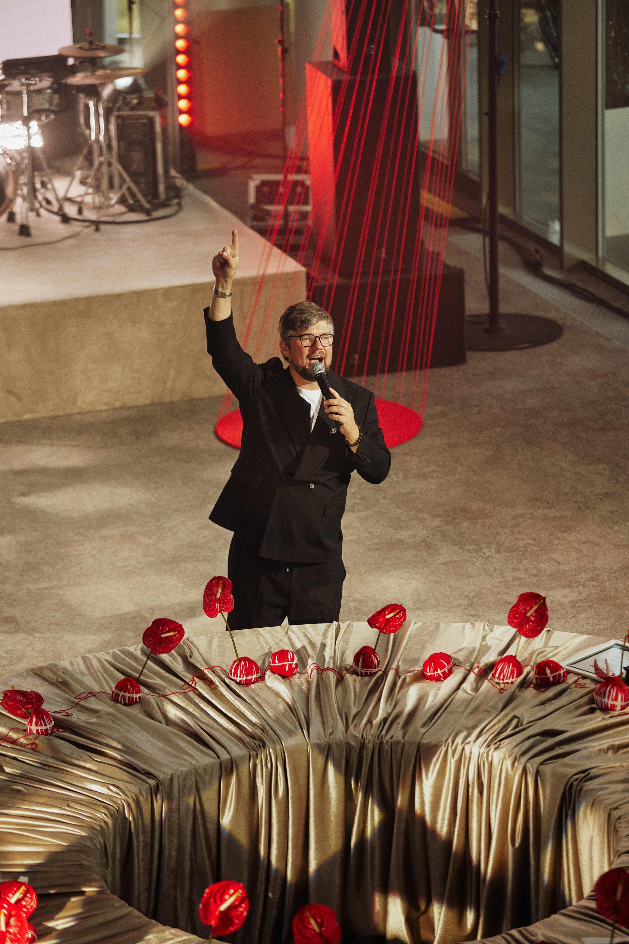 RED LINES. Дмитрий Мазуркевич: Профессиональный Репортажный Фотограф