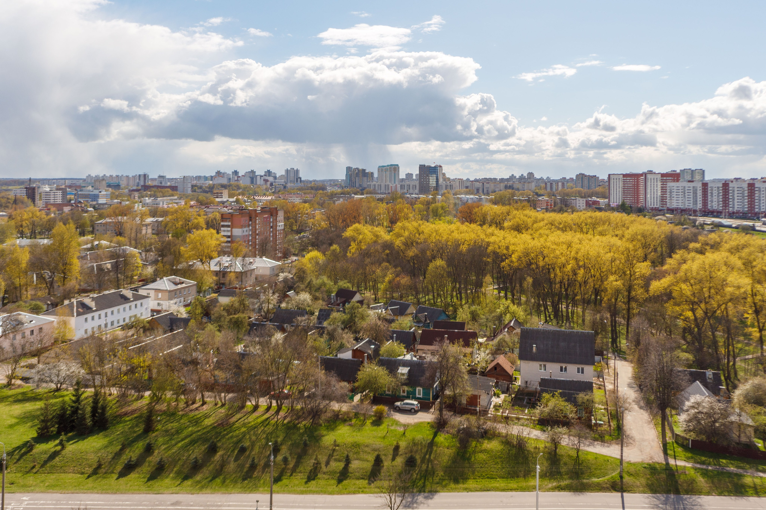 Фото вида из окна в двухкомнатной квартире в ЖК Колизей