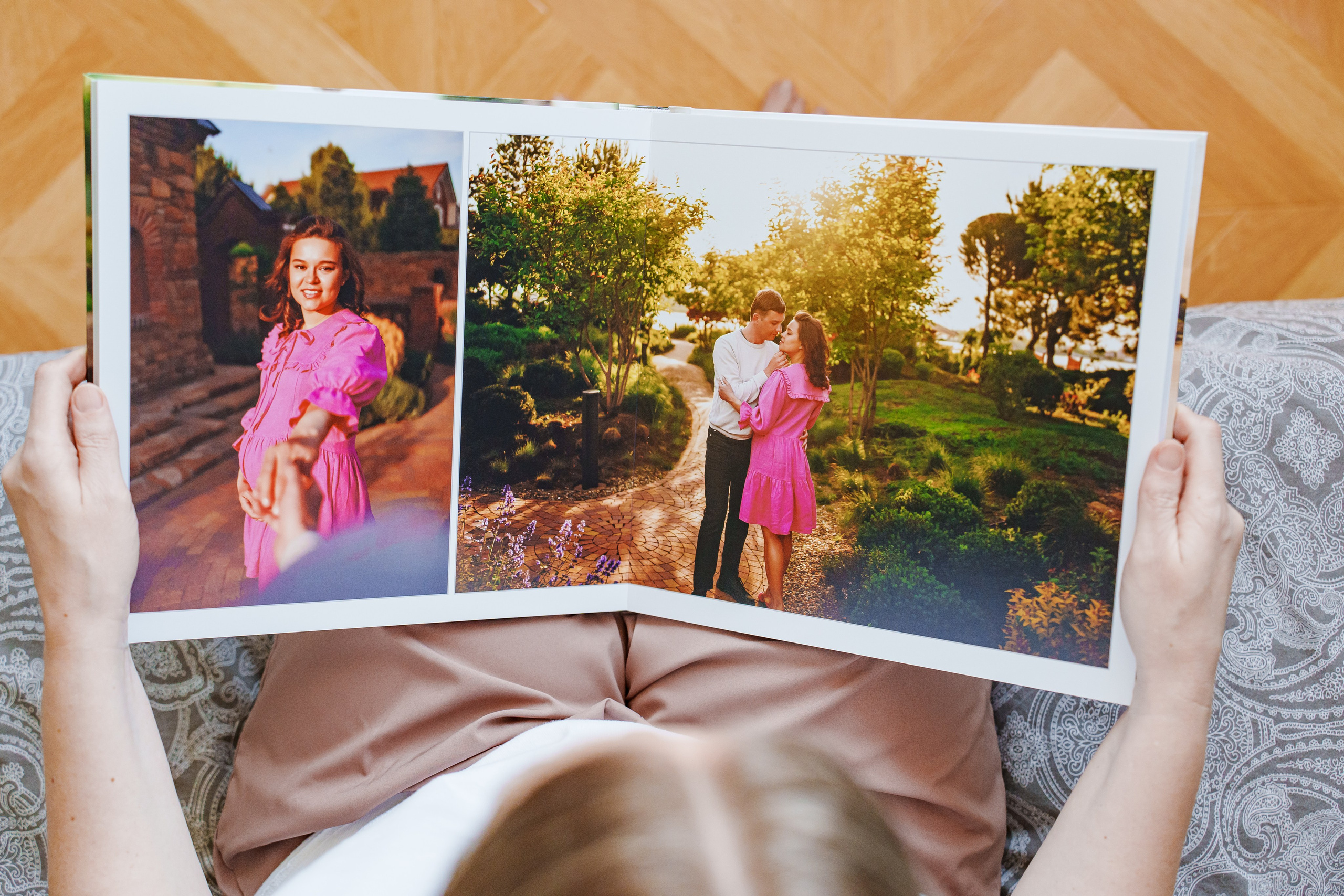 Профессиональная фотокнига в Ростове-на-Дону | Разворот с фотосессией беременности в Олд Хаус | Фотограф Андрей Сайфутдинов