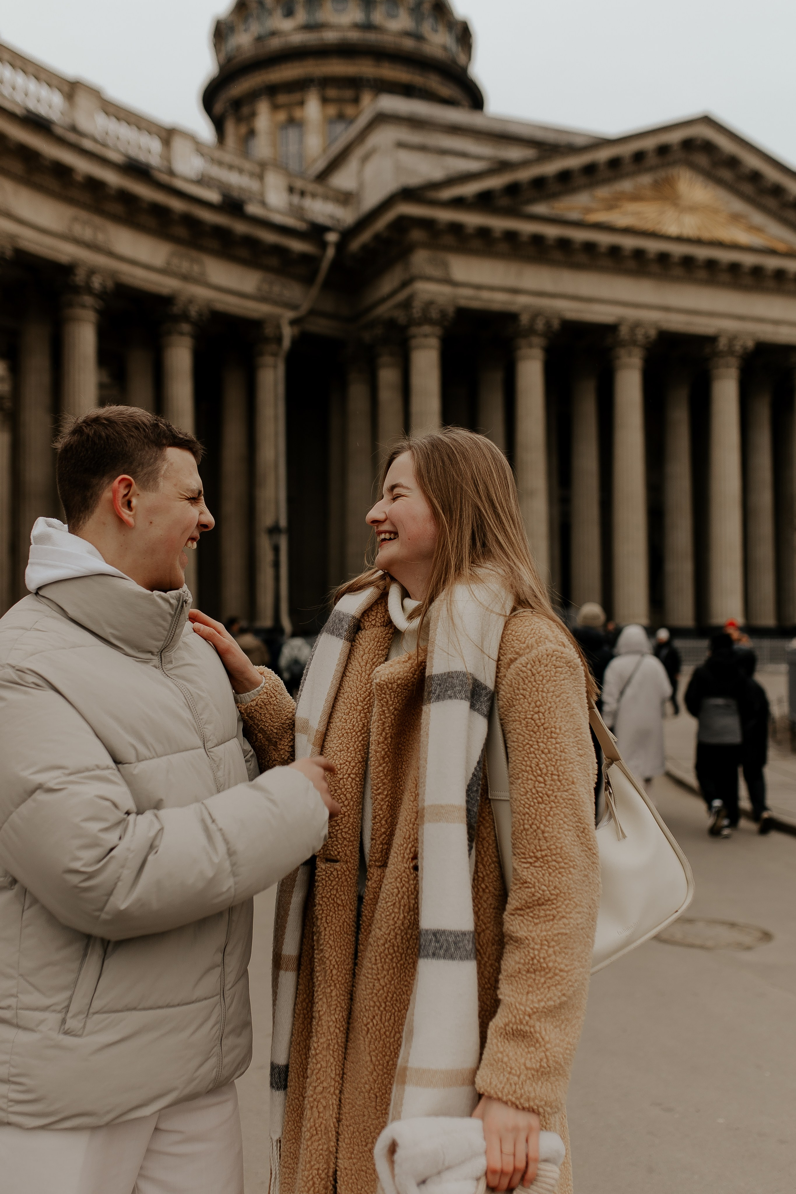 Лавстори у Казанского собора. Фотограф в Санкт-Петербурге Лиза Семченкова