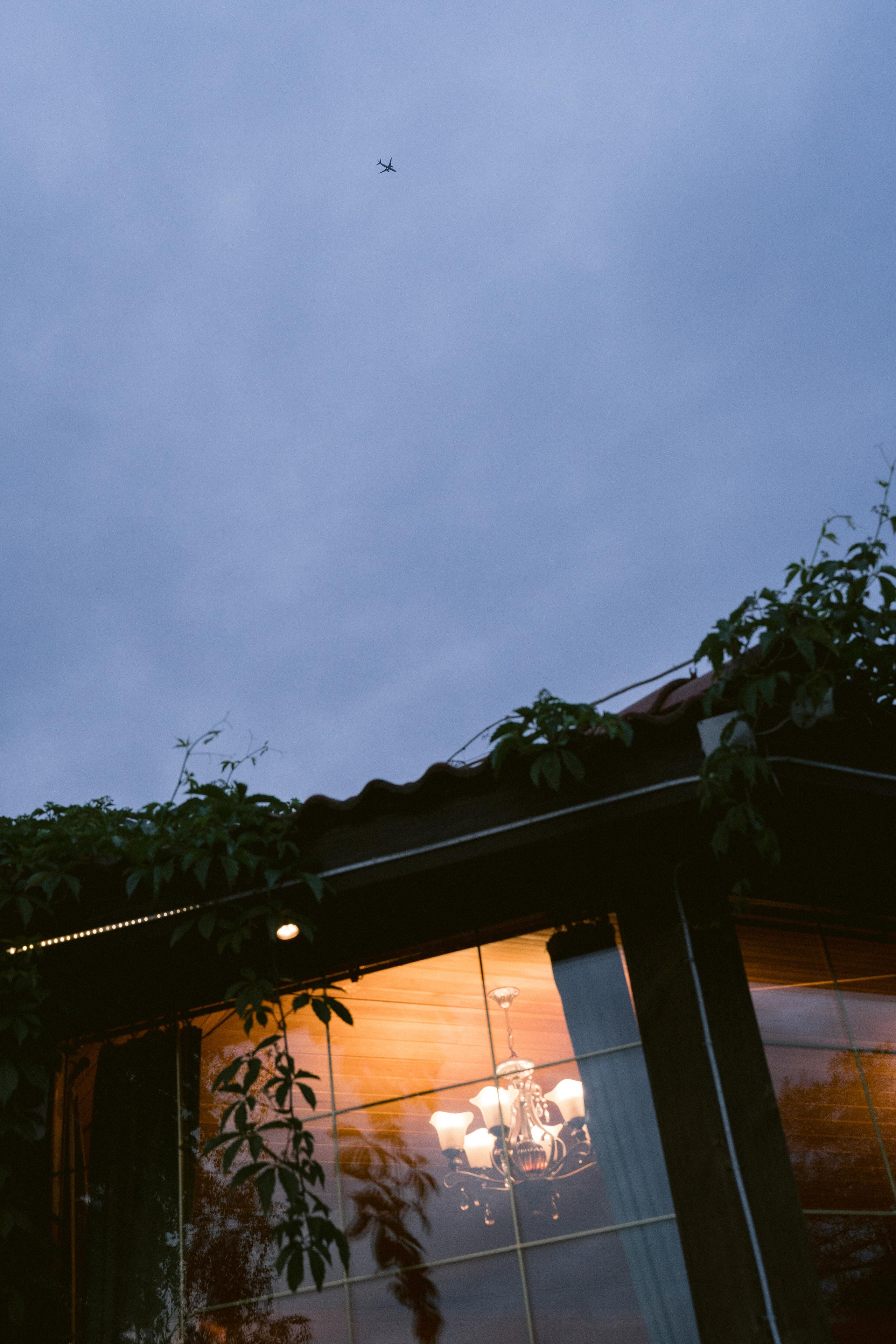 A sea of hugs. Wedding & Documentary Photographer based in Nuremberg — available across Europe & Turkey | Vitalii Nasonov