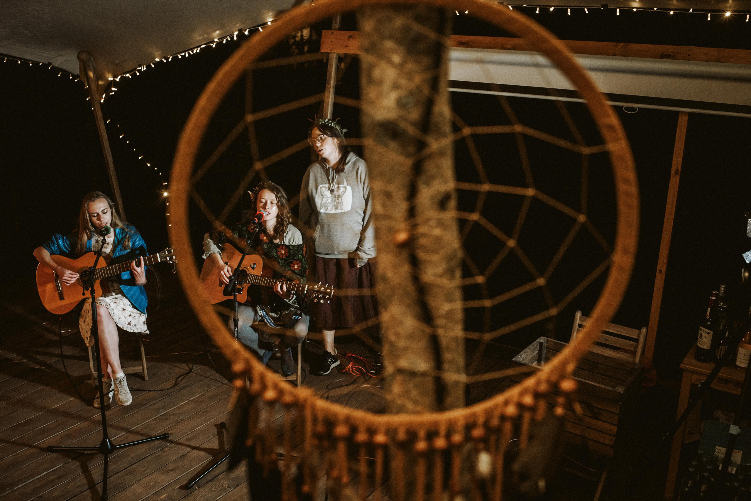 Les & More. Wedding & Documentary Photographer based in Nuremberg — available across Europe & Turkey | Vitalii Nasonov