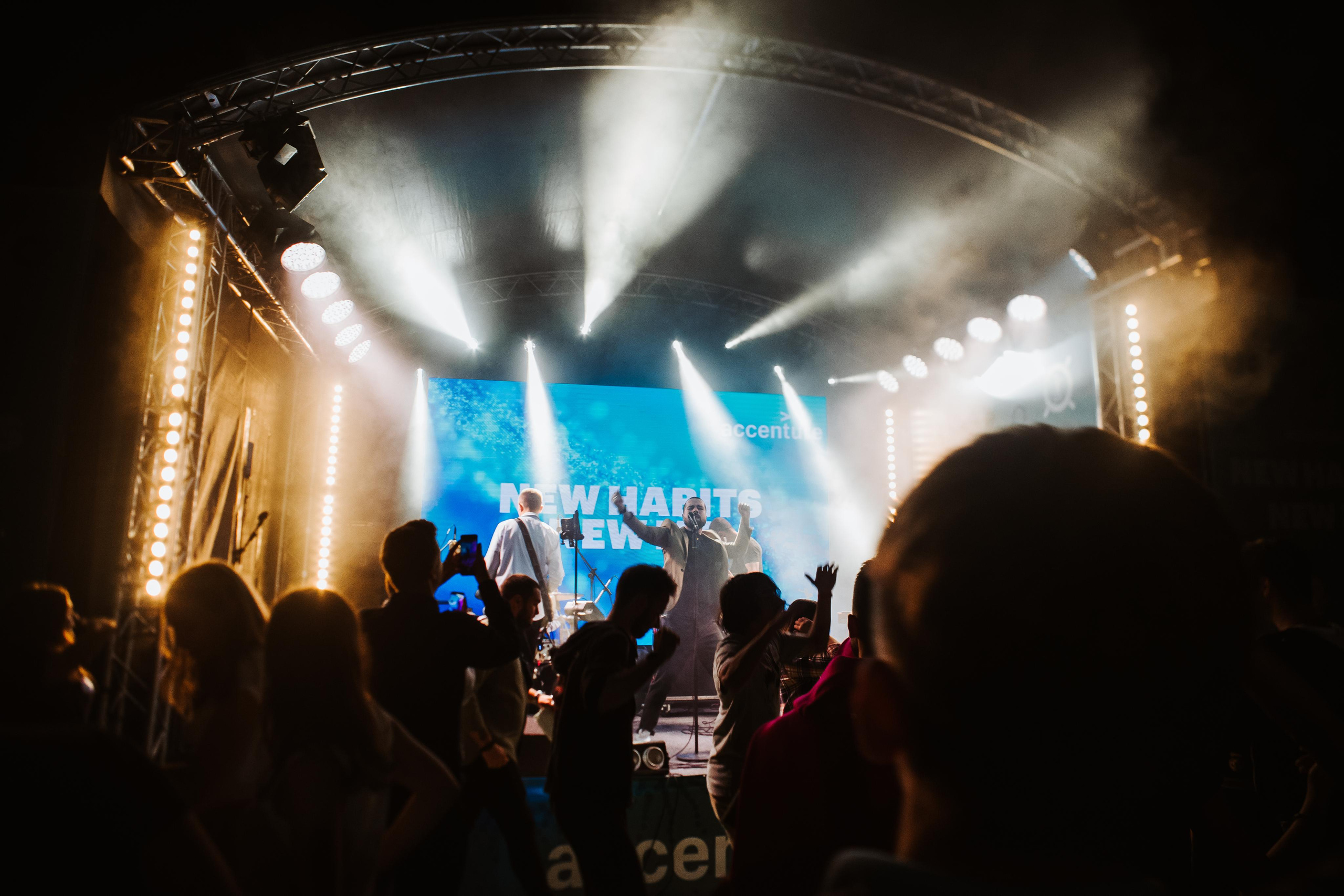 Assenture Habits New Me. Wedding & Documentary Photographer based in Nuremberg — available across Europe & Turkey | Vitalii Nasonov