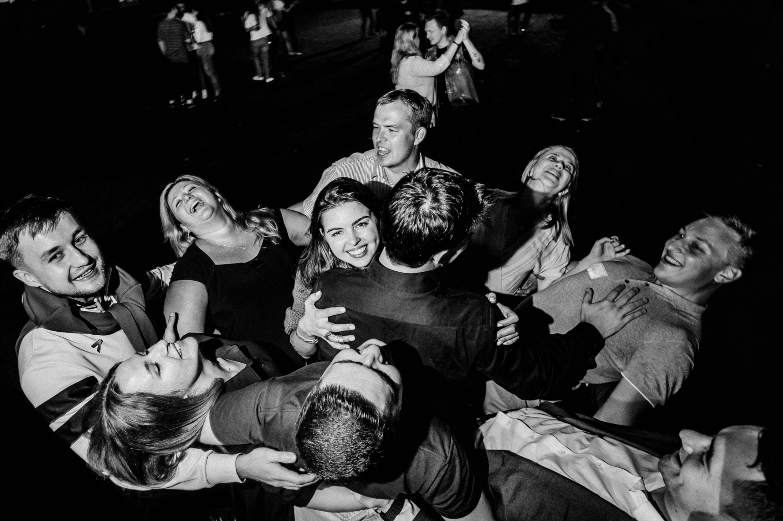 Assenture Habits New Me. Wedding & Documentary Photographer based in Nuremberg — available across Europe & Turkey | Vitalii Nasonov