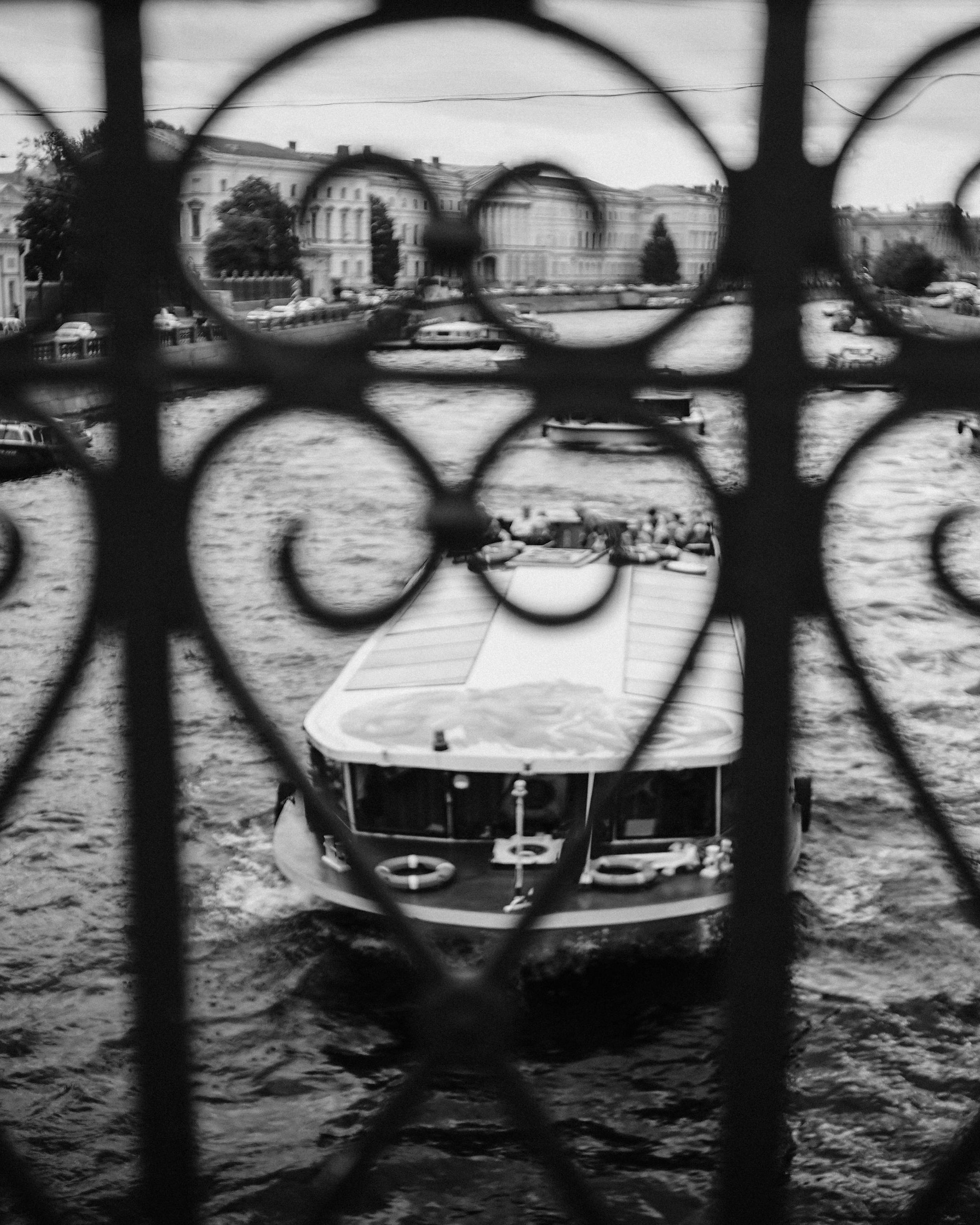 Dizzy. Wedding & Documentary Photographer based in Nuremberg — available across Europe & Turkey | Vitalii Nasonov