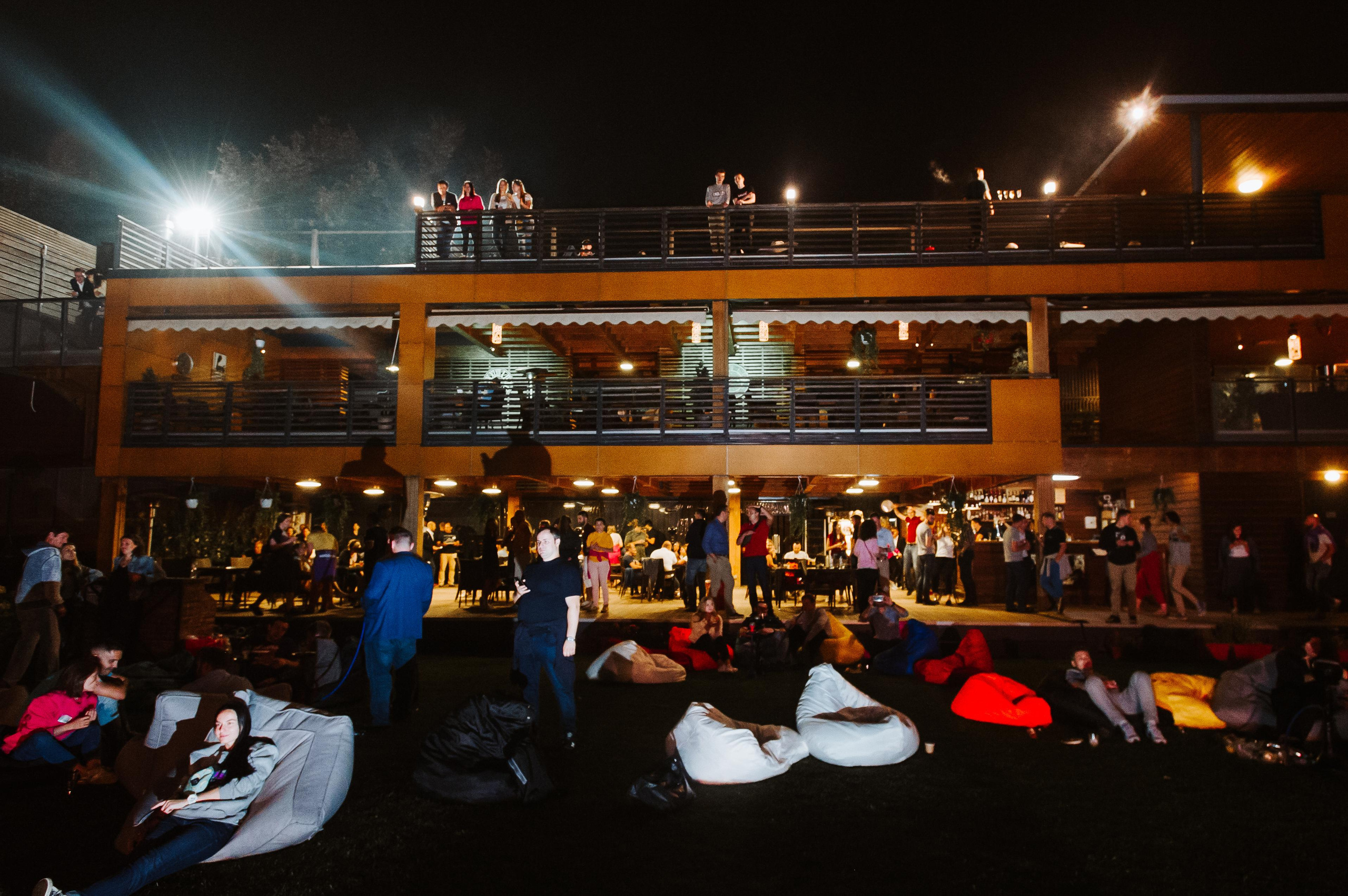 Assenture Habits New Me. Wedding & Documentary Photographer based in Nuremberg — available across Europe & Turkey | Vitalii Nasonov