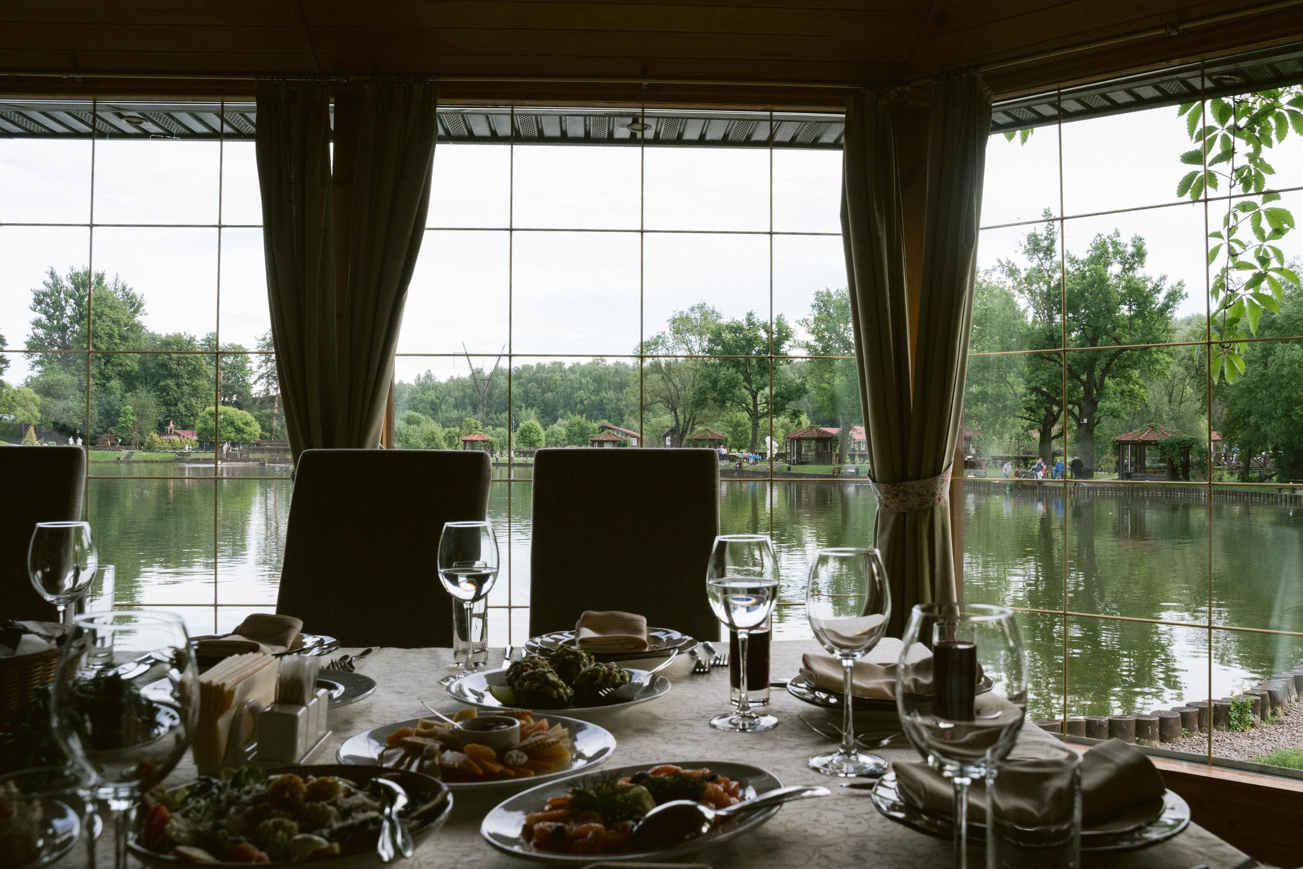 A sea of hugs. Wedding & Documentary Photographer based in Nuremberg — available across Europe & Turkey | Vitalii Nasonov