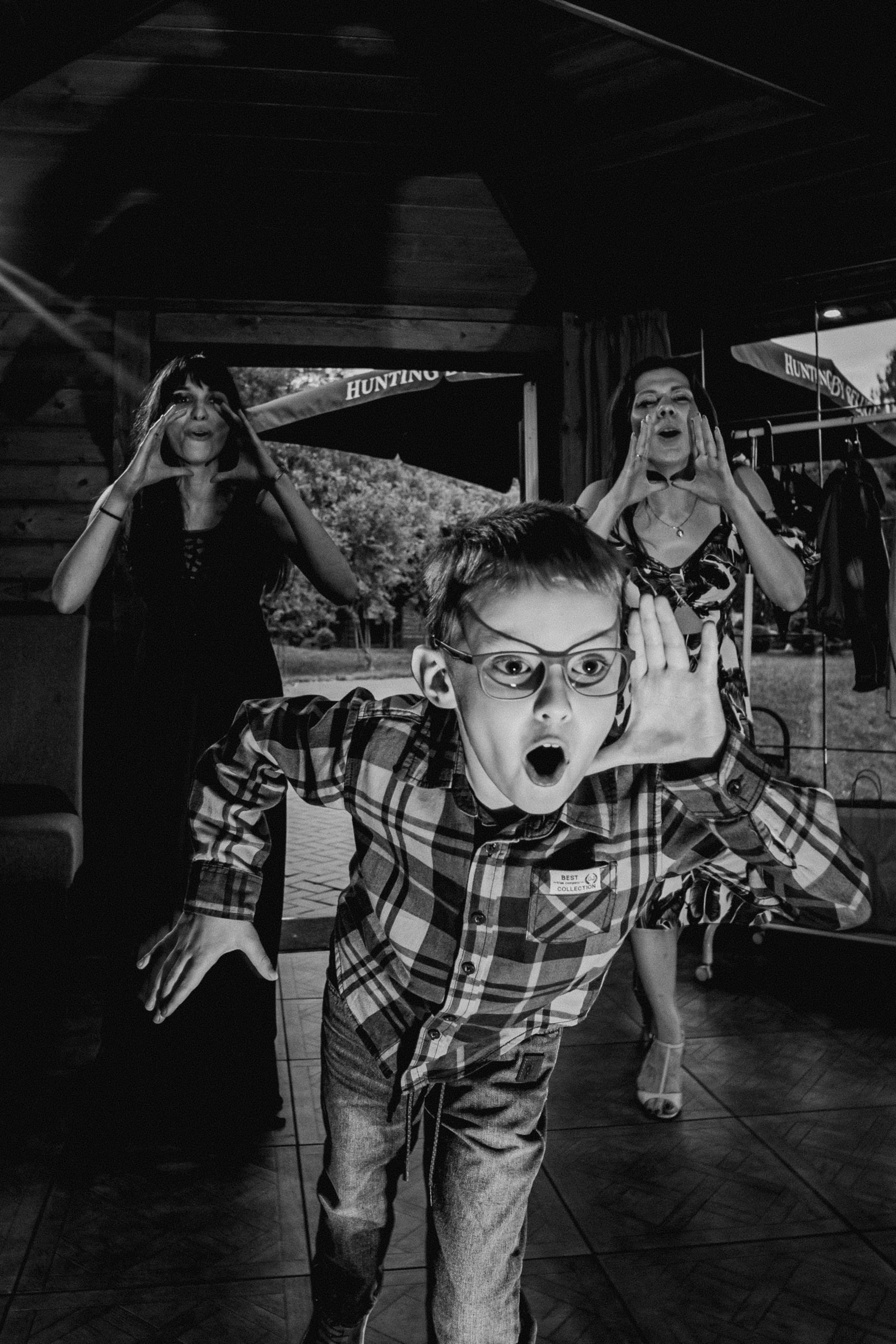 A sea of hugs. Wedding & Documentary Photographer based in Nuremberg — available across Europe & Turkey | Vitalii Nasonov