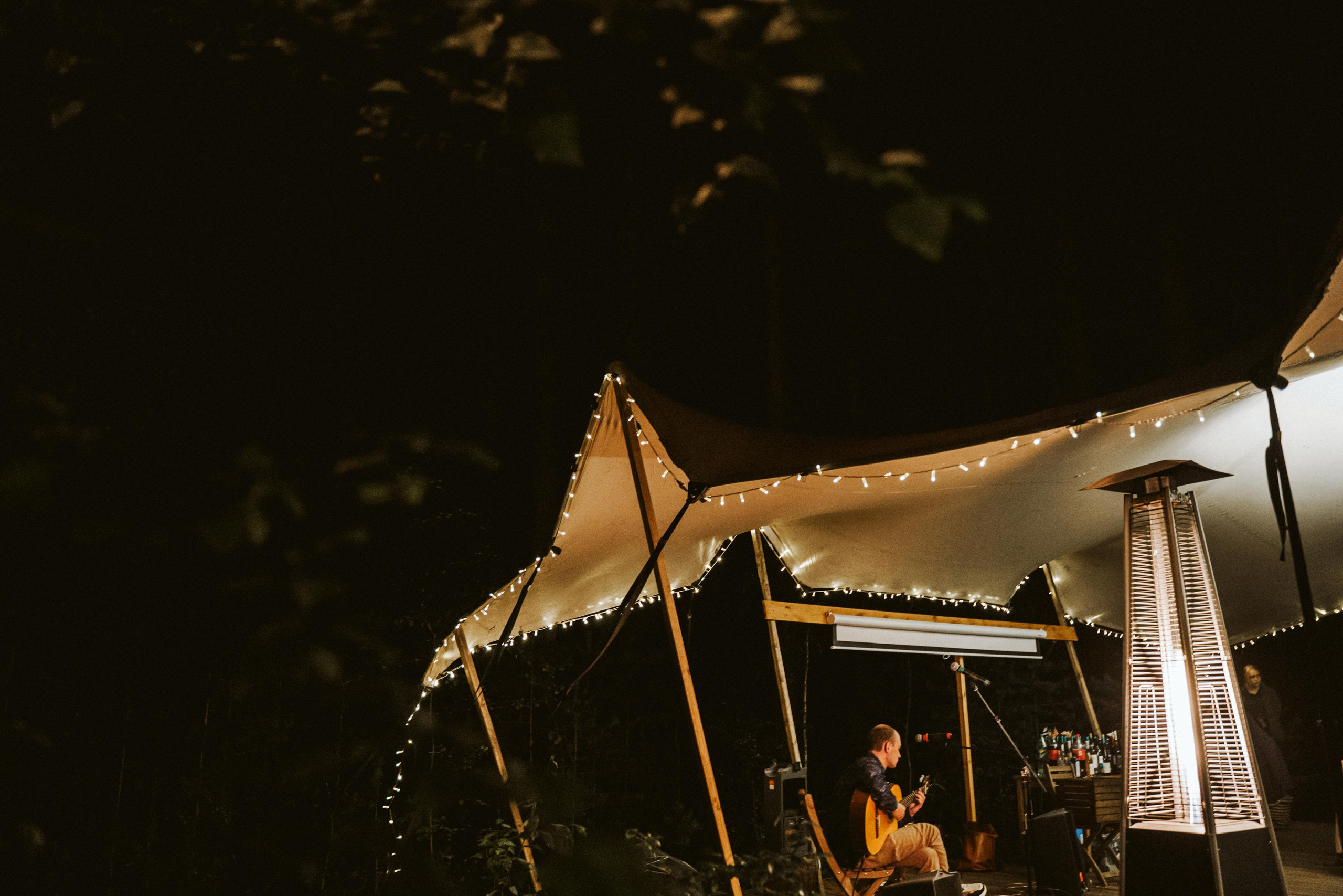 Les & More. Wedding & Documentary Photographer based in Nuremberg — available across Europe & Turkey | Vitalii Nasonov