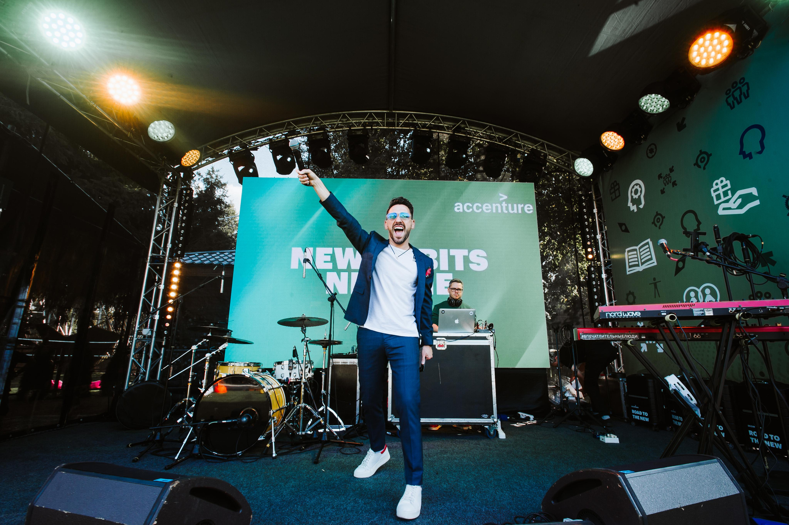 Assenture Habits New Me. Wedding & Documentary Photographer based in Nuremberg — available across Europe & Turkey | Vitalii Nasonov