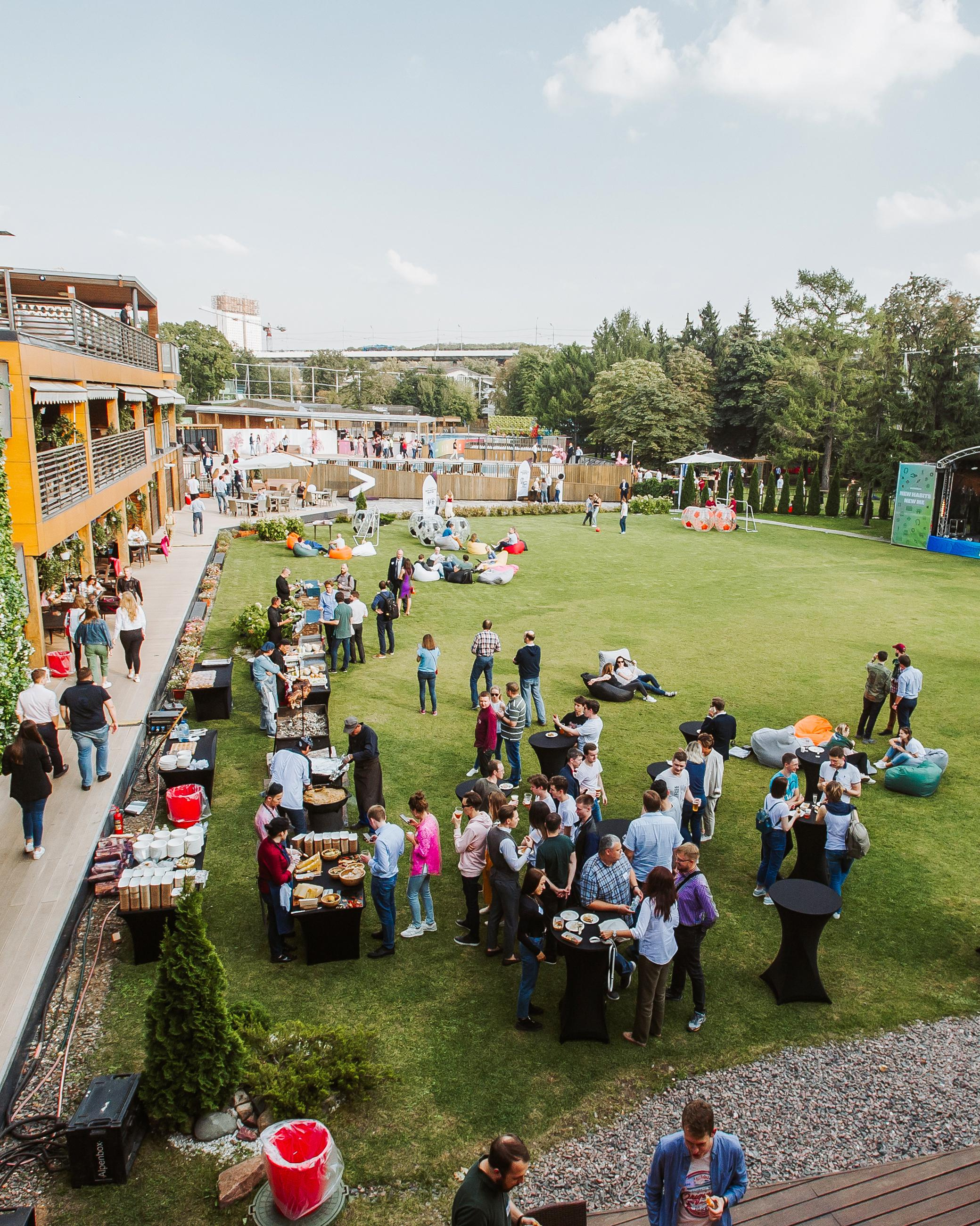 Assenture Habits New Me. Wedding & Documentary Photographer based in Nuremberg — available across Europe & Turkey | Vitalii Nasonov