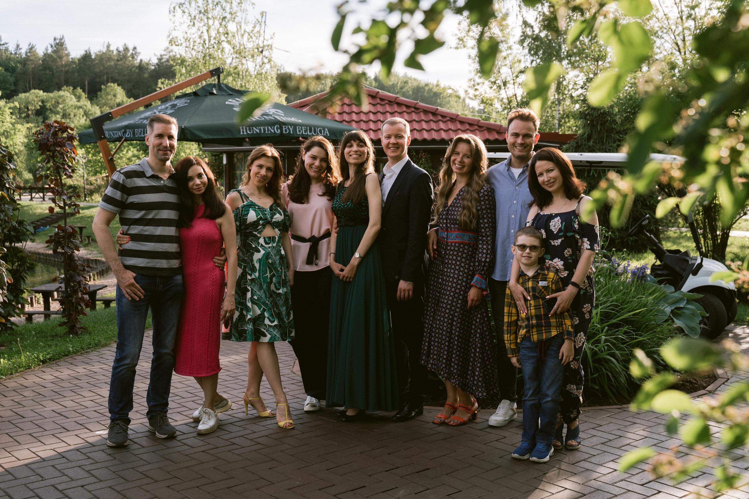 A sea of hugs. Wedding & Documentary Photographer based in Nuremberg — available across Europe & Turkey | Vitalii Nasonov