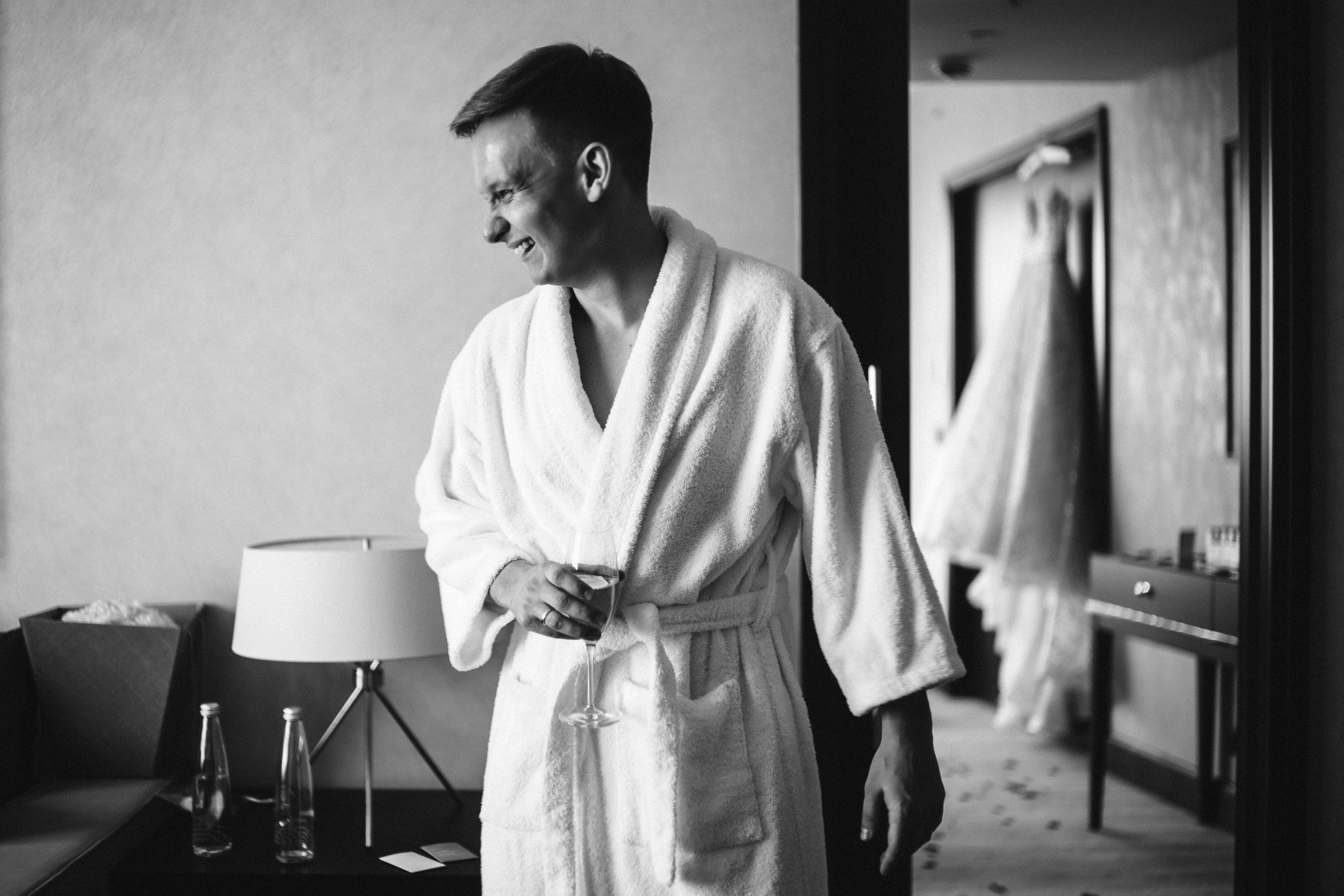 Over the Edge. Wedding & Documentary Photographer based in Nuremberg — available across Europe & Turkey | Vitalii Nasonov