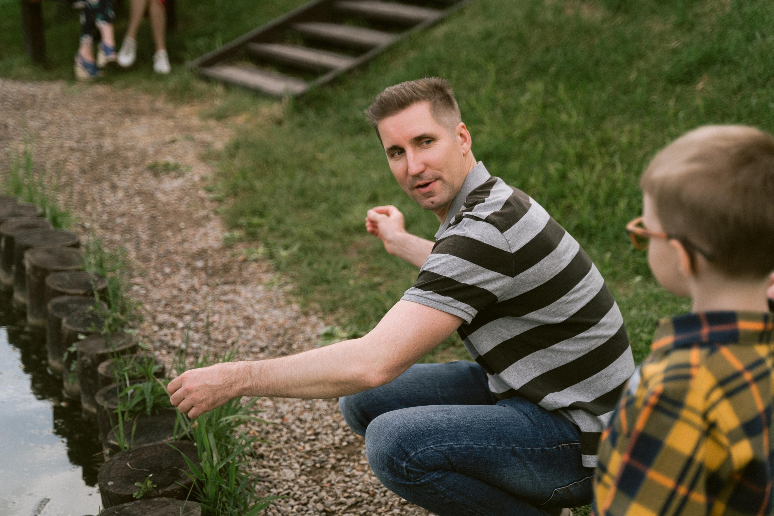 A sea of hugs. Wedding & Documentary Photographer based in Nuremberg — available across Europe & Turkey | Vitalii Nasonov