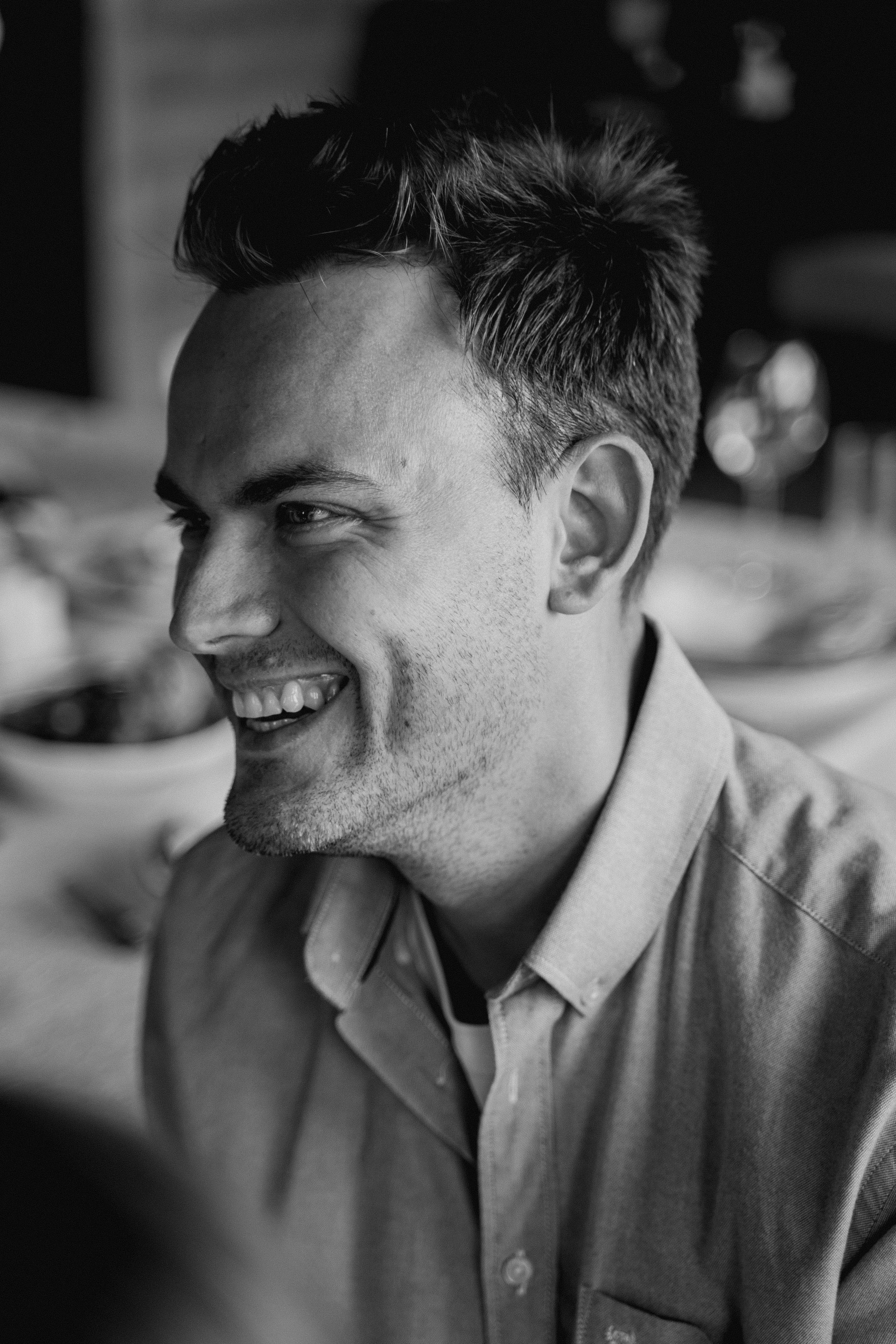 A sea of hugs. Wedding & Documentary Photographer based in Nuremberg — available across Europe & Turkey | Vitalii Nasonov