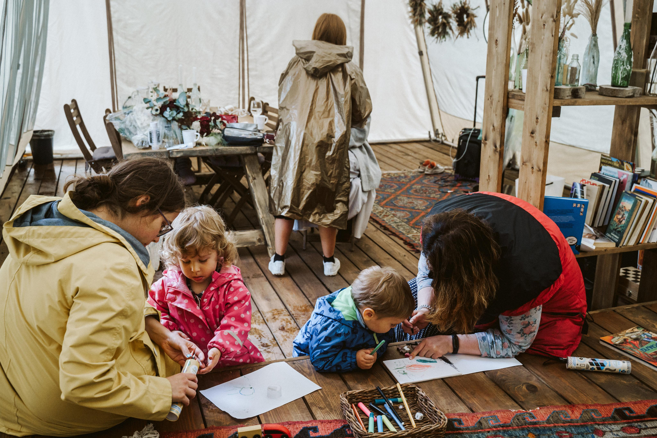 Les & More. Wedding & Documentary Photographer based in Nuremberg — available across Europe & Turkey | Vitalii Nasonov