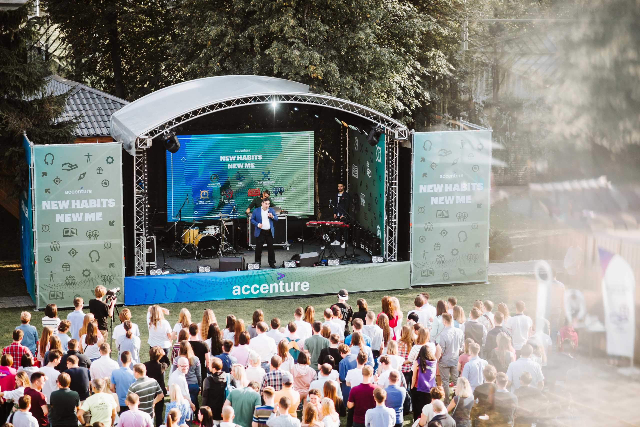 Assenture Habits New Me. Wedding & Documentary Photographer based in Nuremberg — available across Europe & Turkey | Vitalii Nasonov