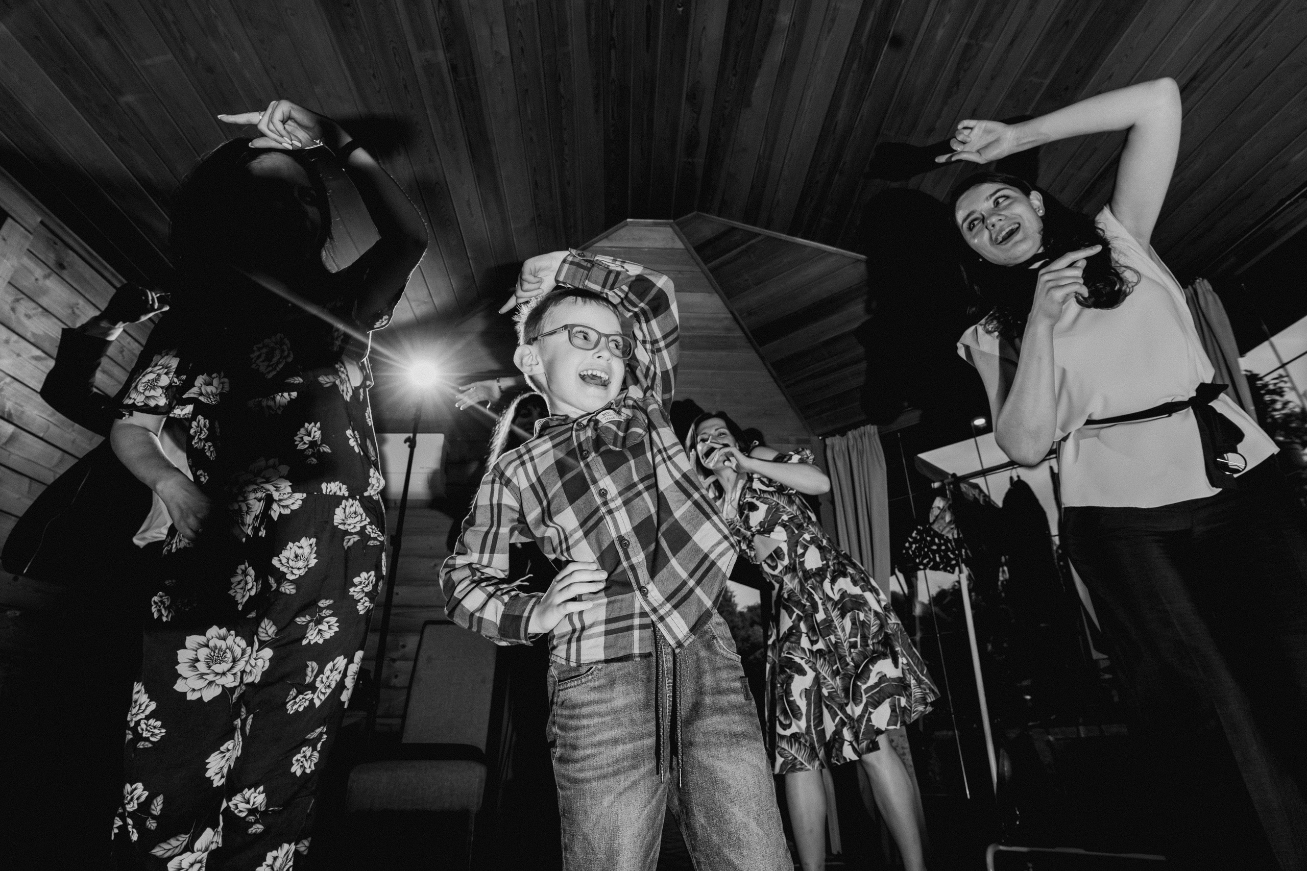 A sea of hugs. Wedding & Documentary Photographer based in Nuremberg — available across Europe & Turkey | Vitalii Nasonov