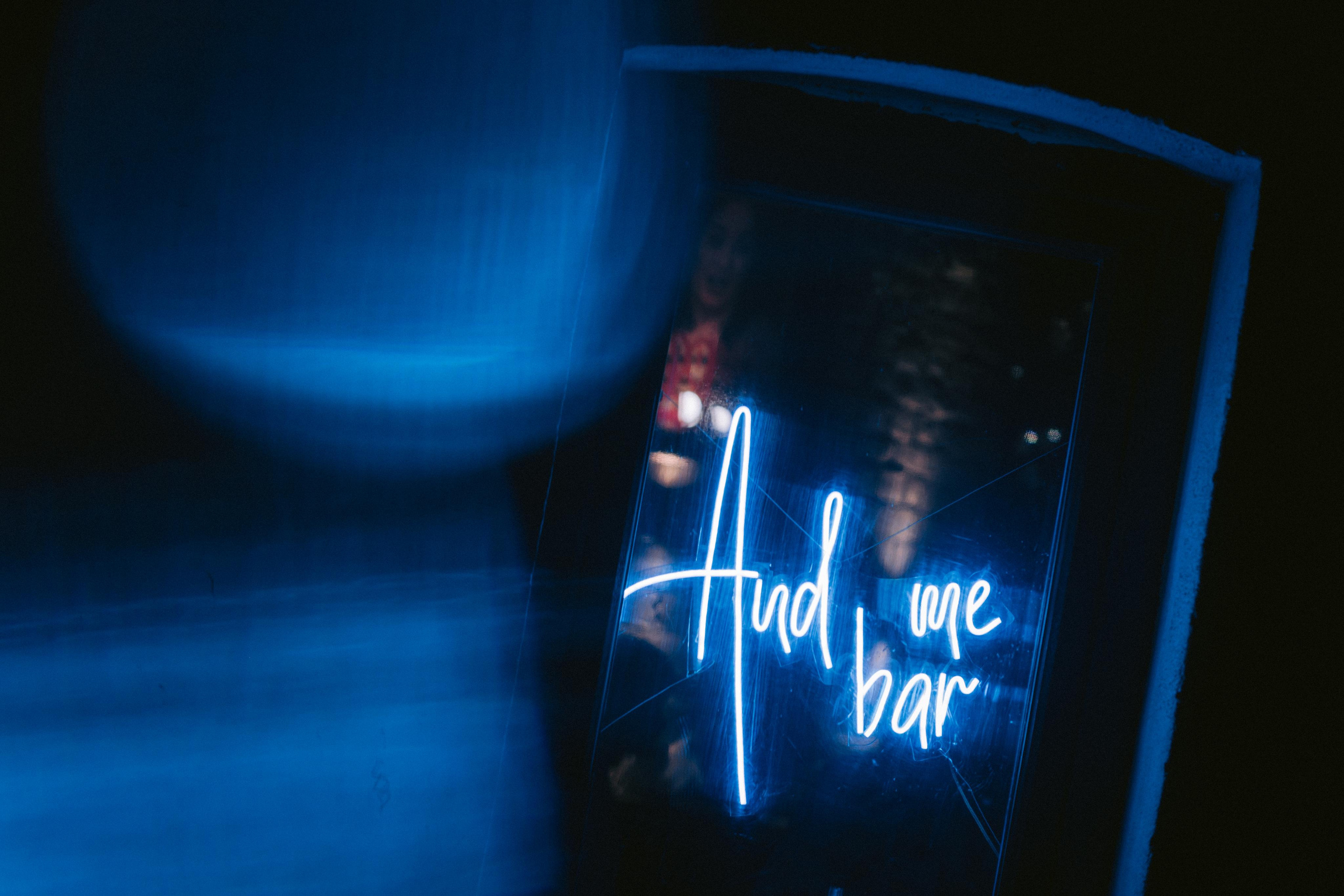 AndMe Bar. Wedding & Documentary Photographer based in Nuremberg — available across Europe & Turkey | Vitalii Nasonov