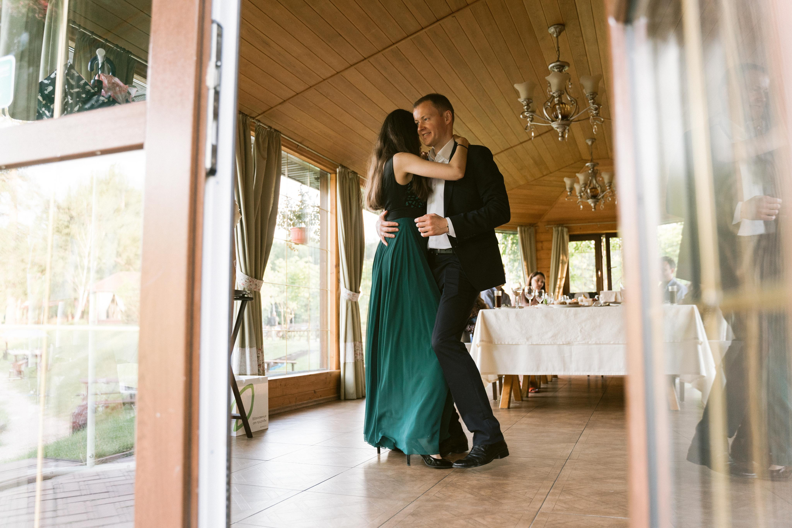 A sea of hugs. Wedding & Documentary Photographer based in Nuremberg — available across Europe & Turkey | Vitalii Nasonov