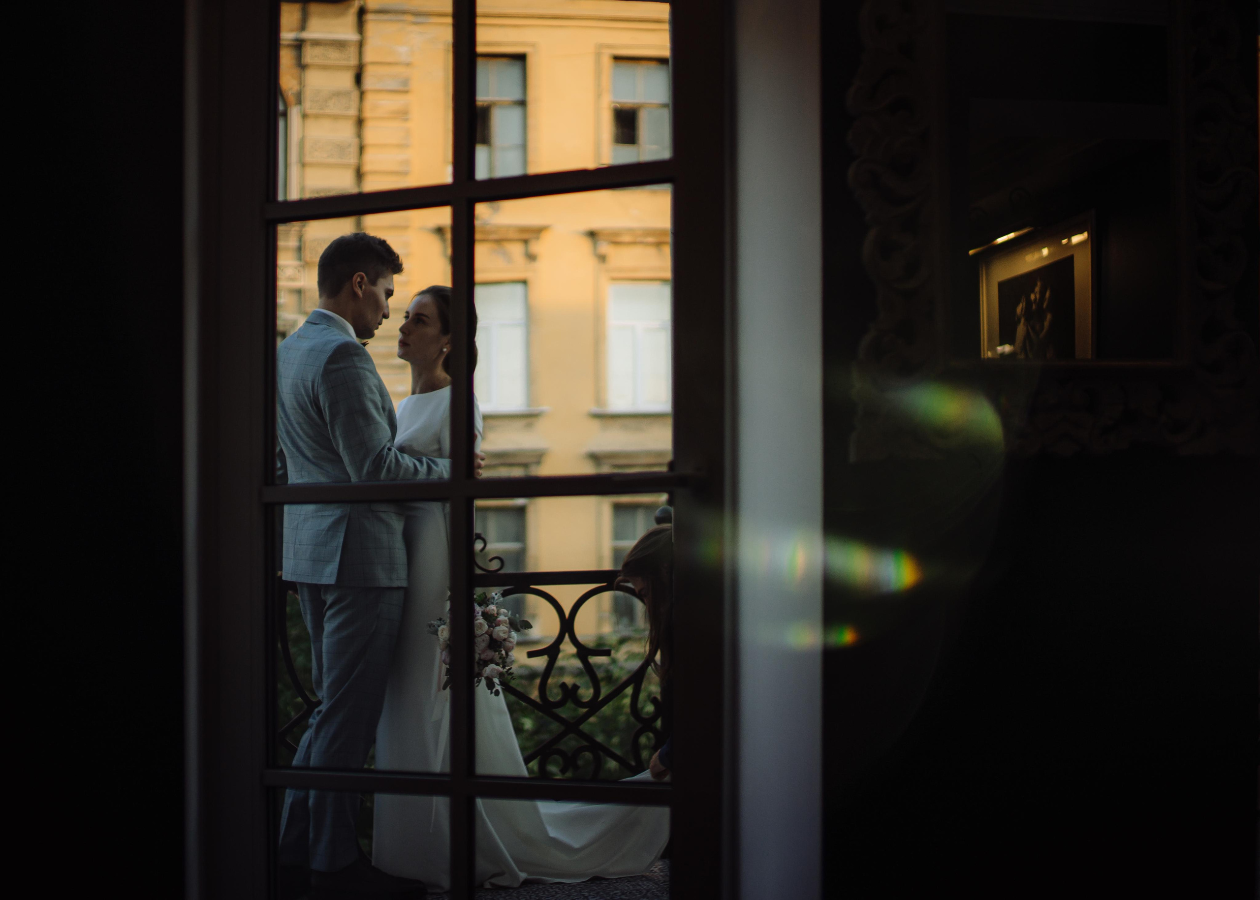 Dizzy. Wedding & Documentary Photographer based in Nuremberg — available across Europe & Turkey | Vitalii Nasonov