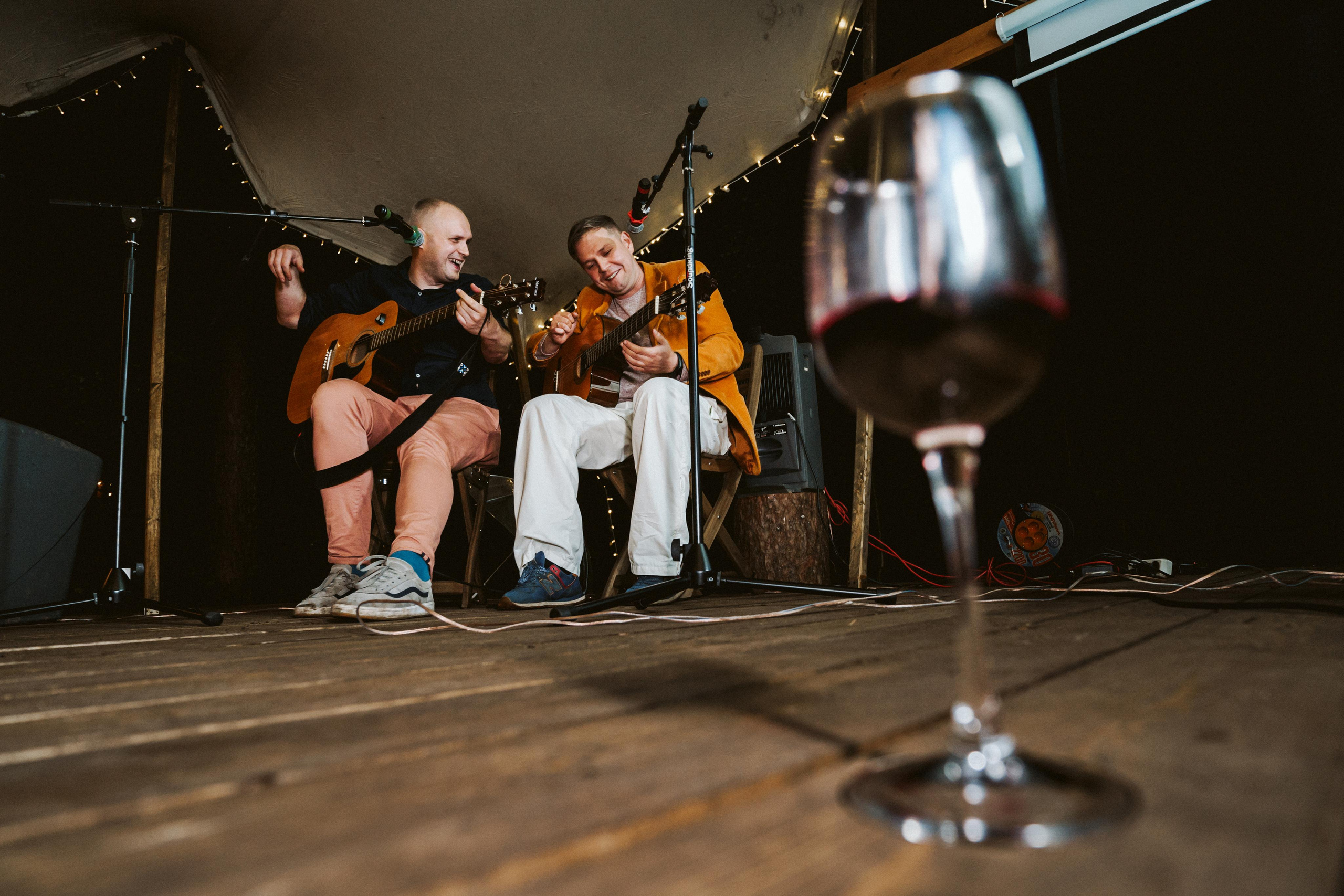 Les & More. Wedding & Documentary Photographer based in Nuremberg — available across Europe & Turkey | Vitalii Nasonov