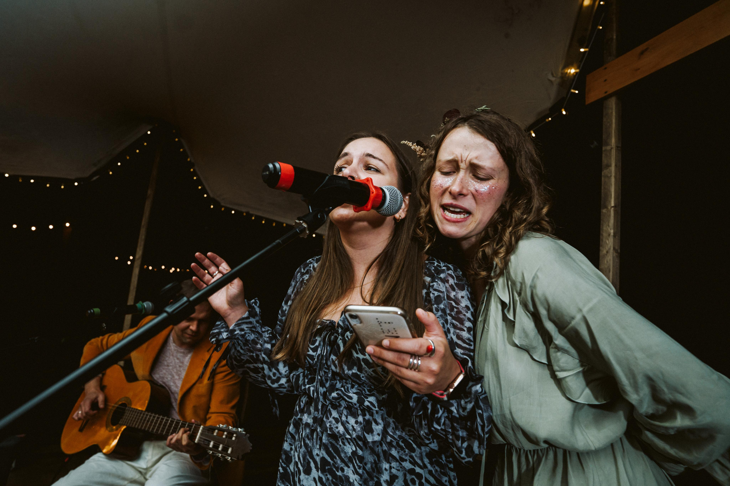 Les & More. Wedding & Documentary Photographer based in Nuremberg — available across Europe & Turkey | Vitalii Nasonov