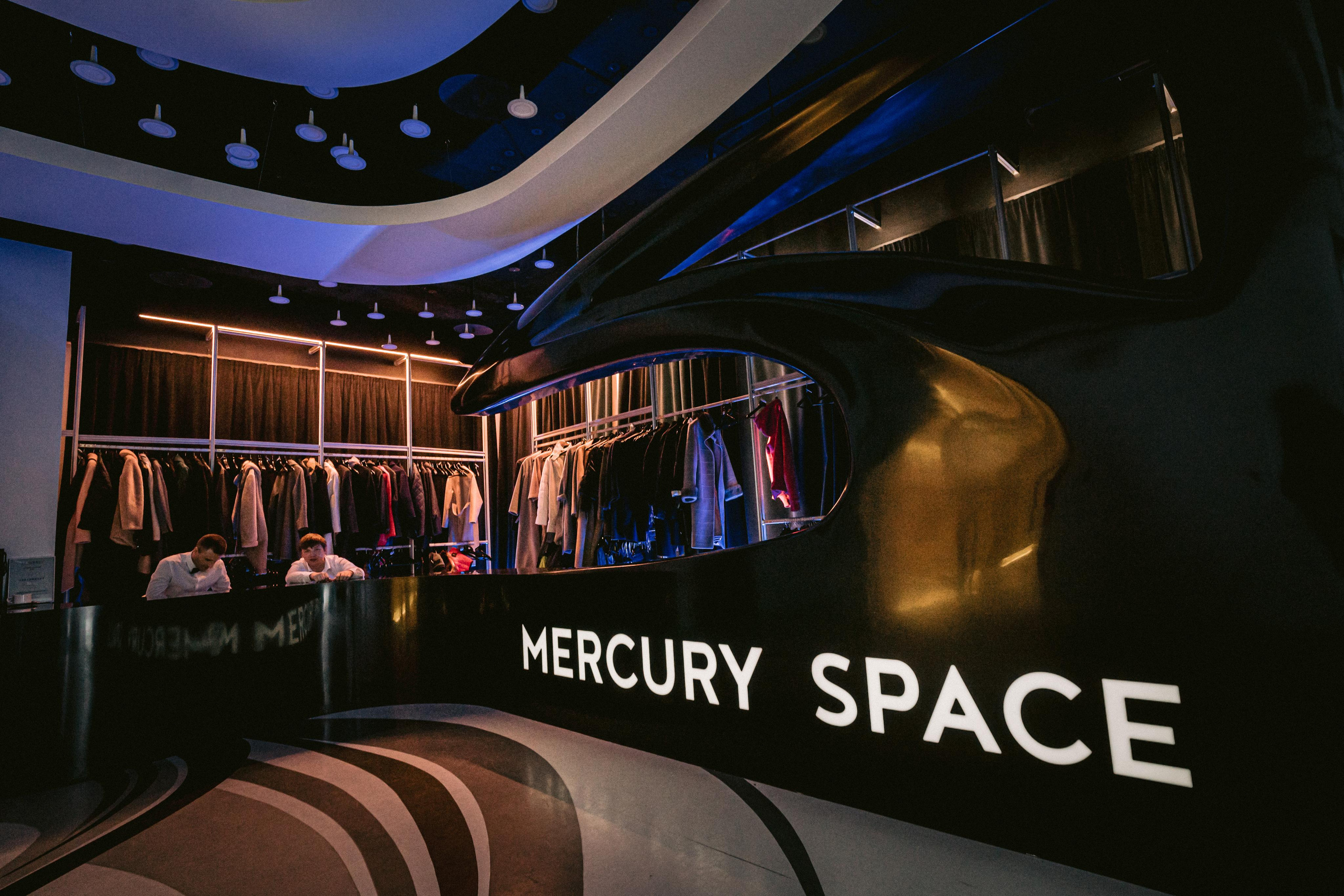 TOPGRADE MERCURY. Wedding & Documentary Photographer based in Nuremberg — available across Europe & Turkey | Vitalii Nasonov