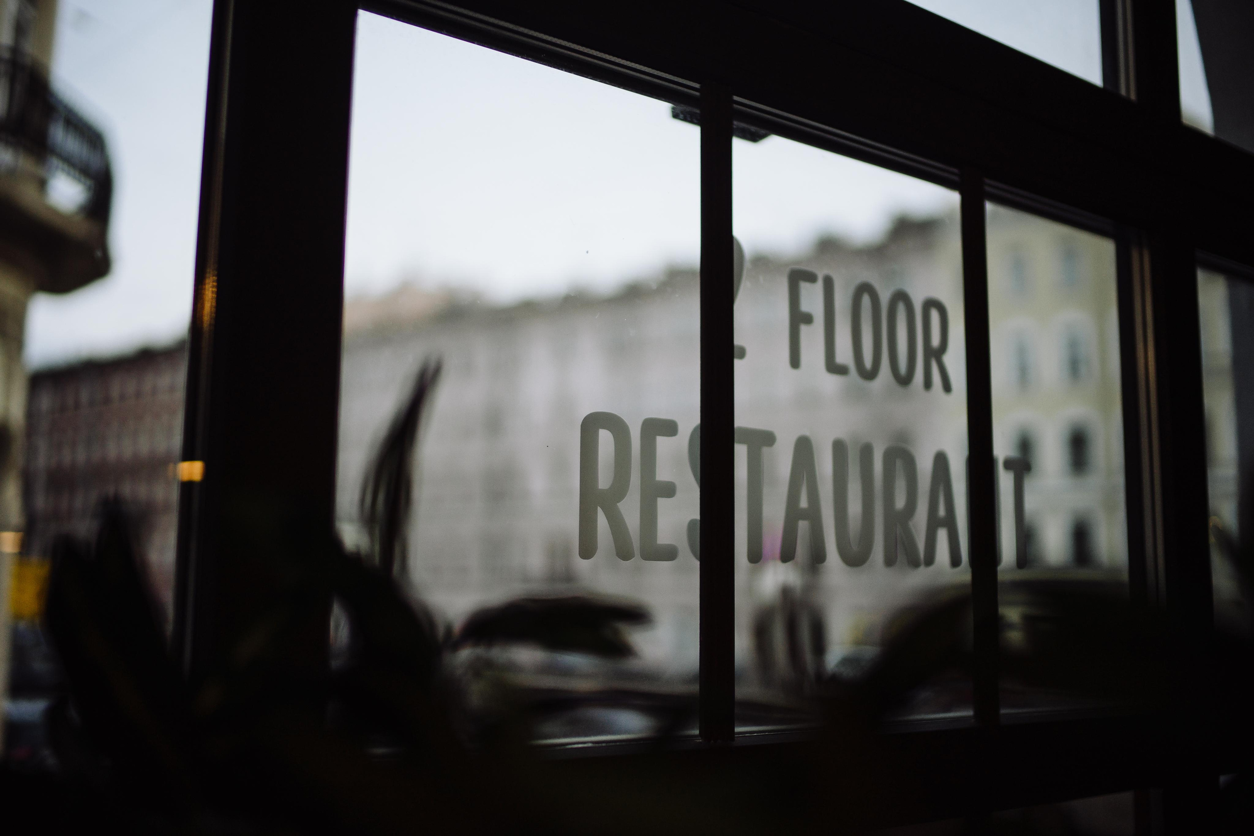 Dizzy. Wedding & Documentary Photographer based in Nuremberg — available across Europe & Turkey | Vitalii Nasonov