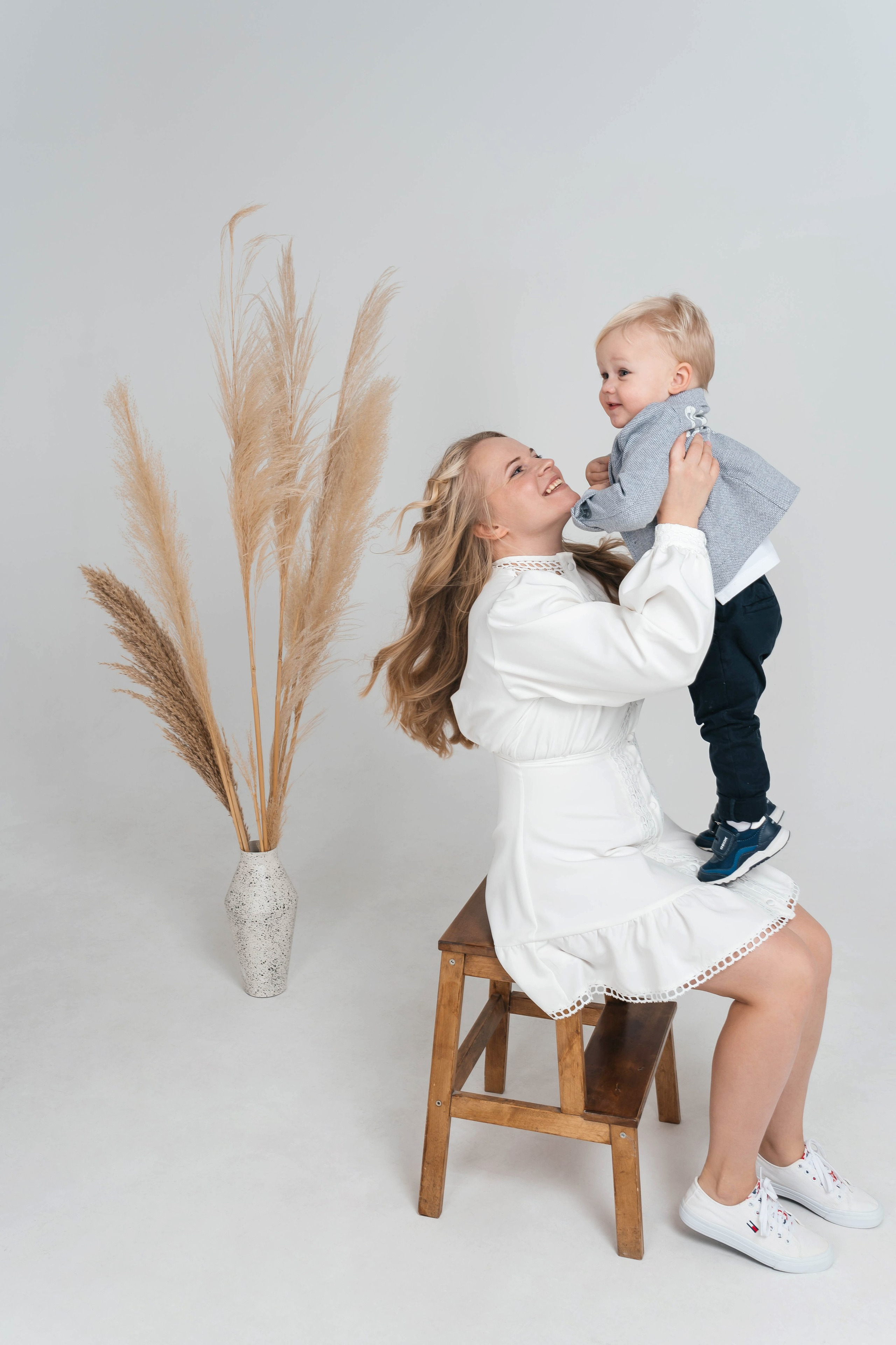 «Мама-дети» в стиле минимализм. Семейный фотограф Москва Путилково Гуляшова Екатерина