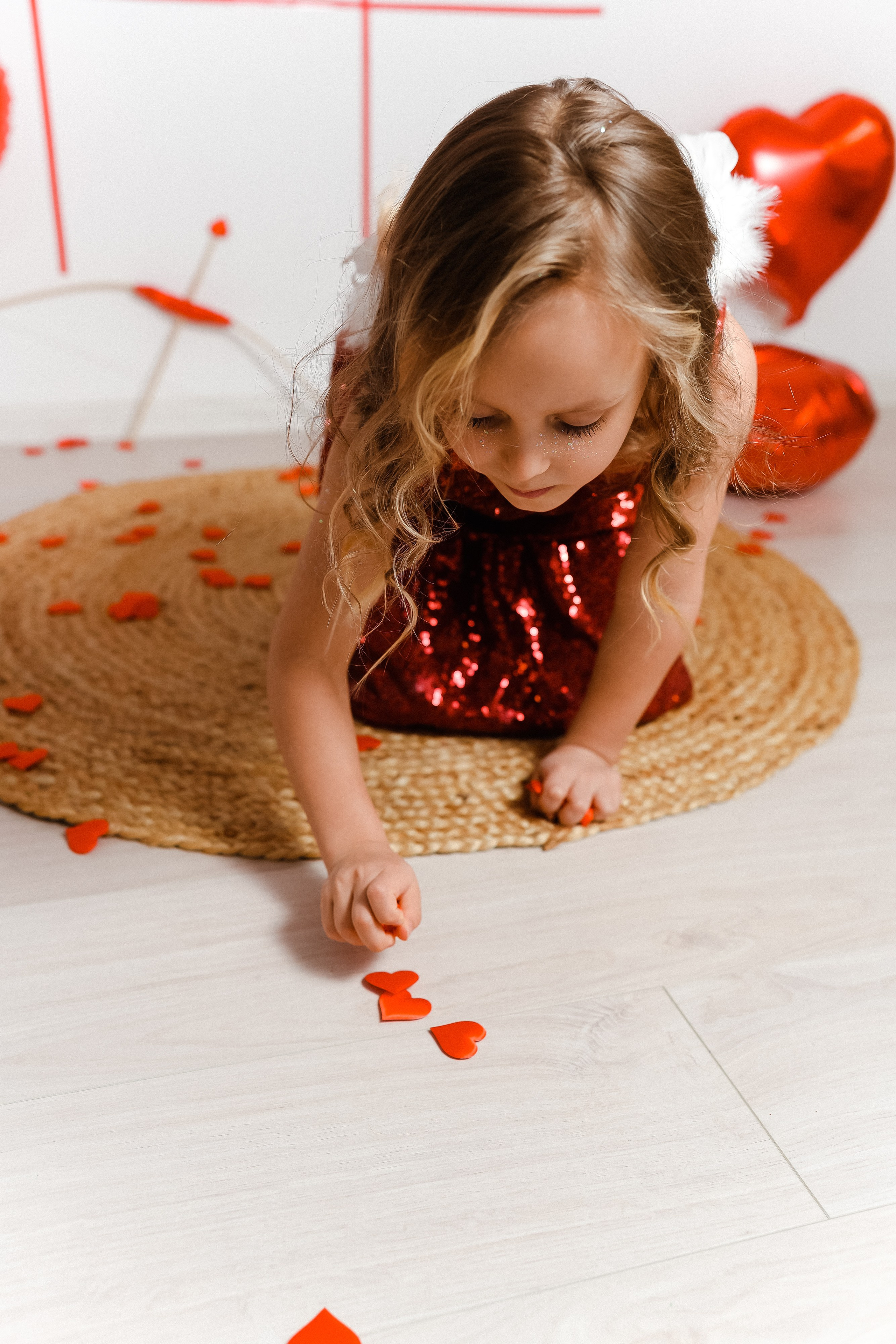 Сердечки. Фотограф новорожденных и детский фотограф в Екатеринбурге Ксени