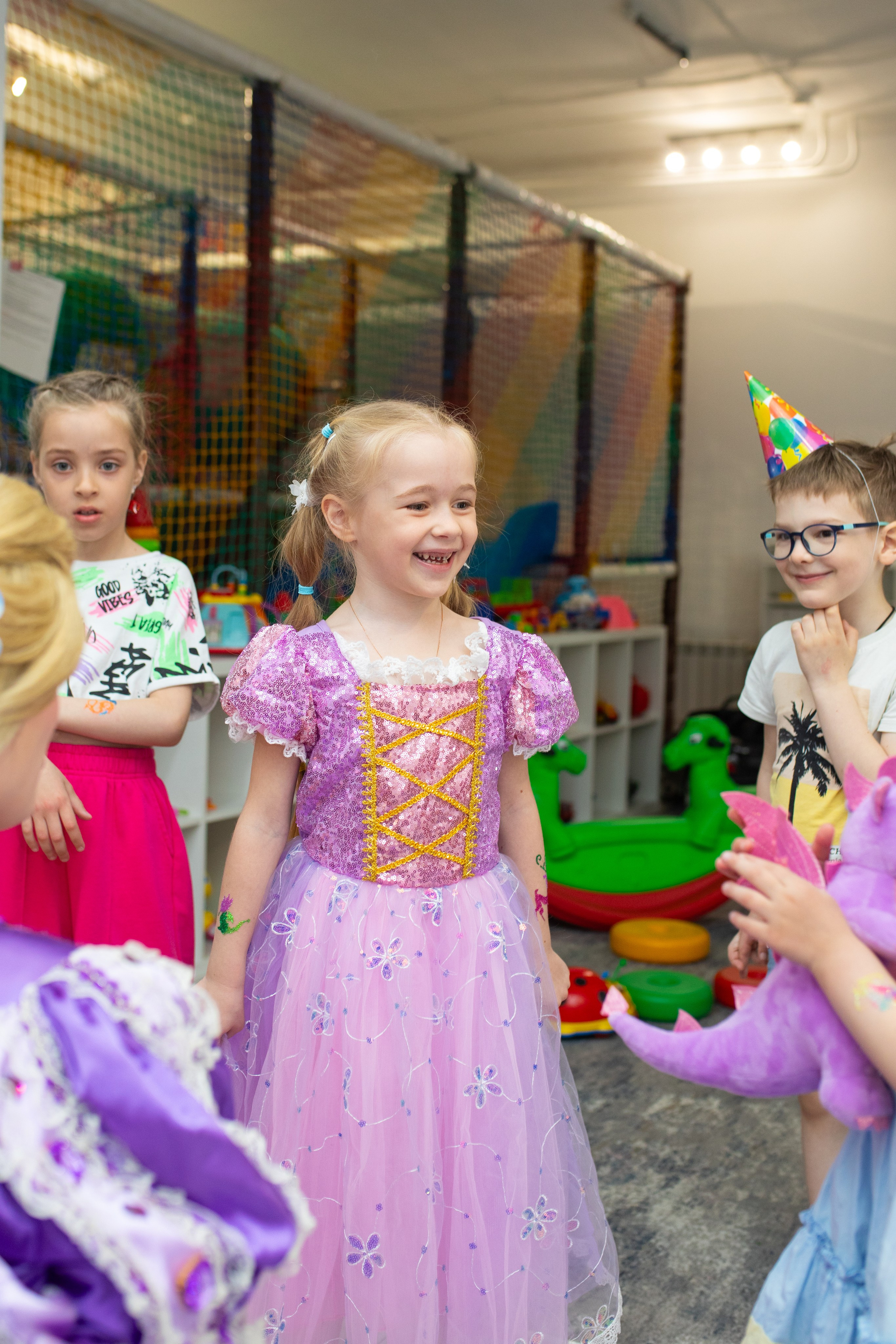 Улыбника -Василисе 6 лет!. Фотограф в Новосибирске Ася Зверева