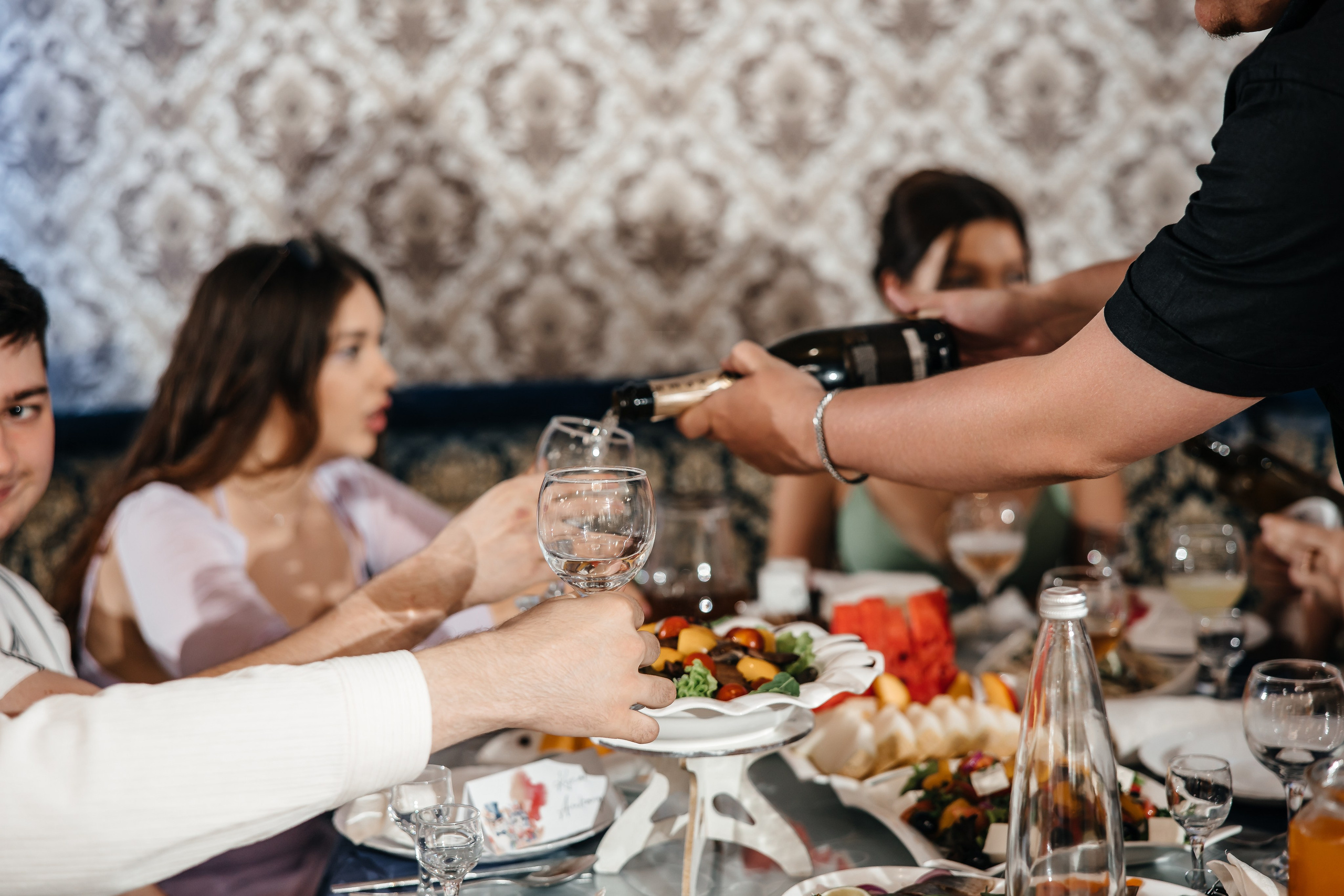 Анонс свадьбы Марии и Игоря. Банкет в ресторане Мероба. Свадебный фотограф в Крыму и Севастополе Ольга Баскакова