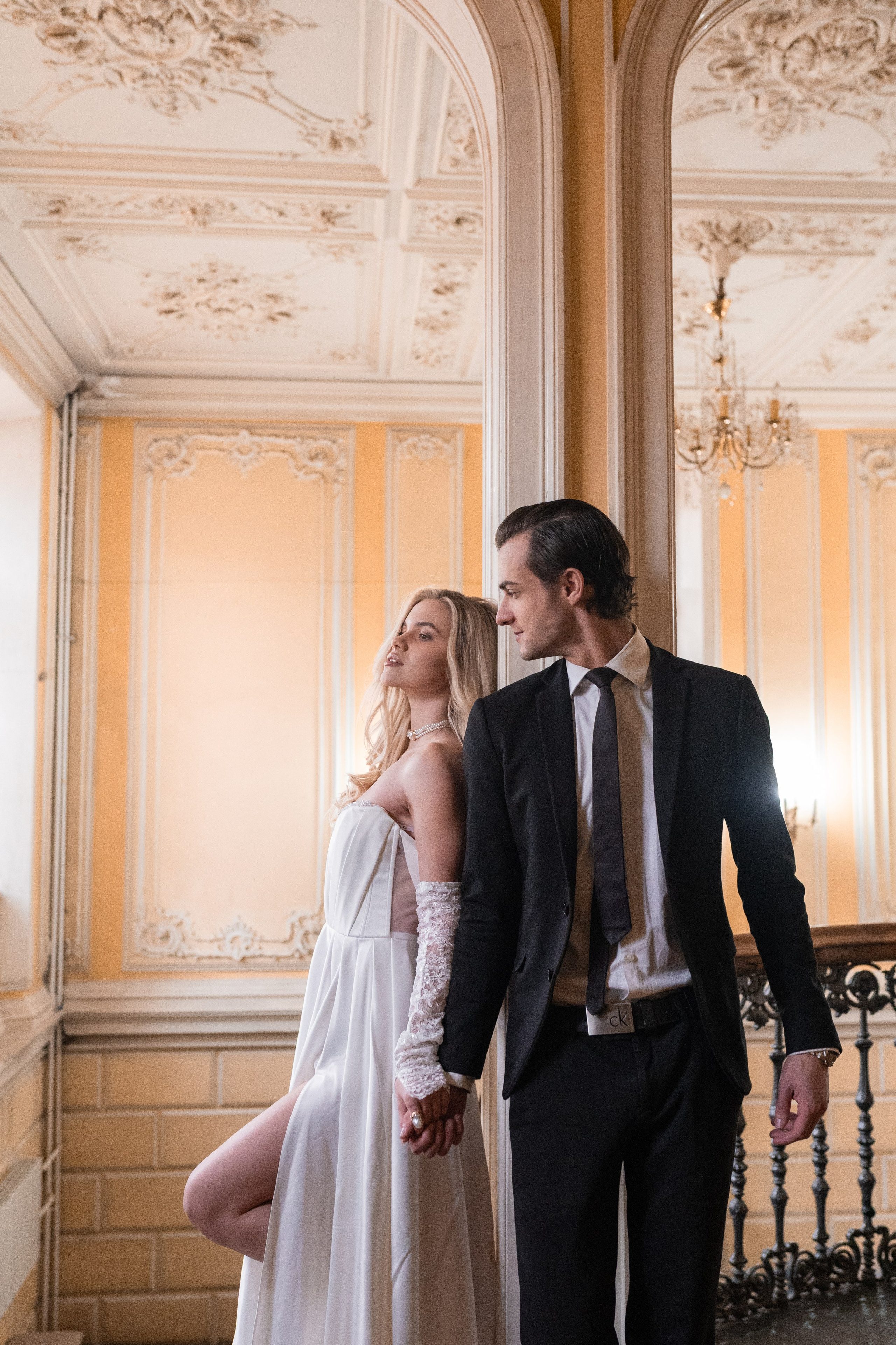 Свадебная фотосессия в Пушкинской библиотеке. Свадебный фотограф в Москве Анна Полушина