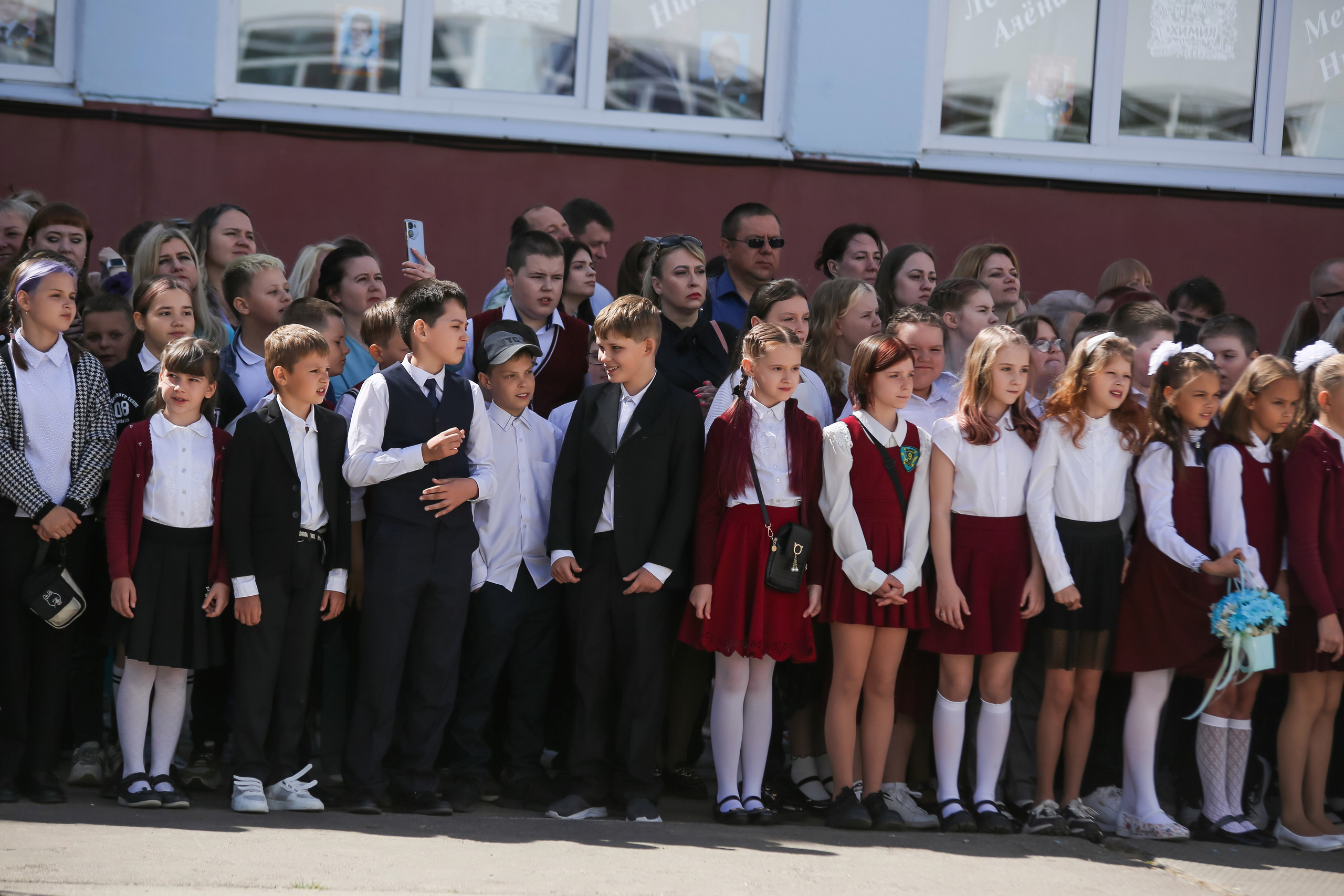 ЛИНЕЙКА «ПОСЛЕДНИЙ ЗВОНОК» 9 ШКОЛА 2024 г МЦЕНСК. ТВОЙ АЛЬБОМ / ТВОИ ПРАВИЛА