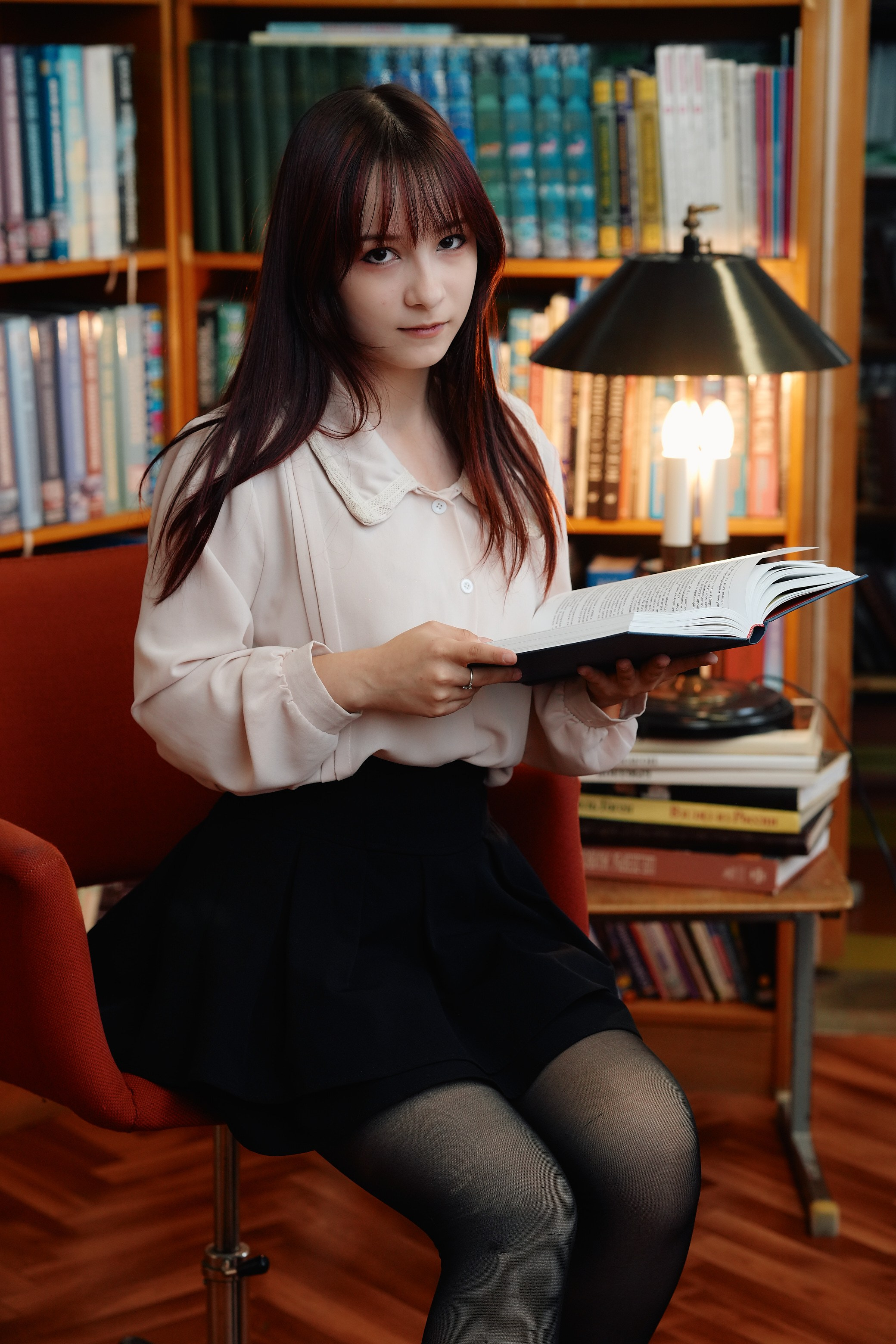 ФОТОСЕССИЯ В ШКОЛЬНОЙ БИБЛИОТЕКЕ. Школьная фотография в Санкт-Петербурге, выпускные альбомы, фотосессии