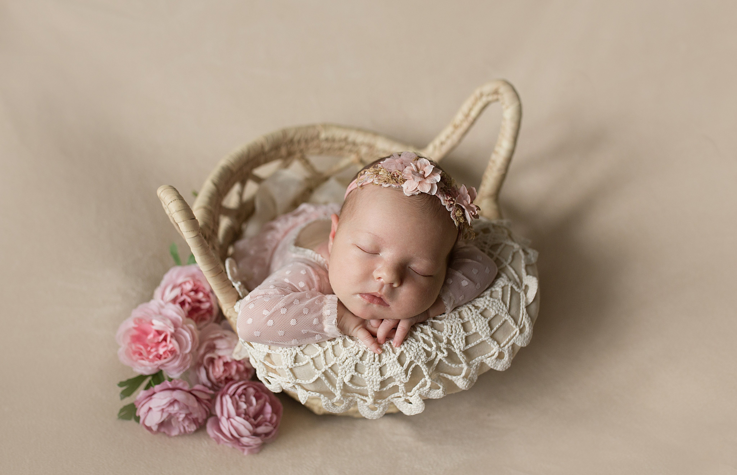 Фотосессия новорождённого. Фотограф новорождённых малышей и детский фотограф В Казани Лана Максим