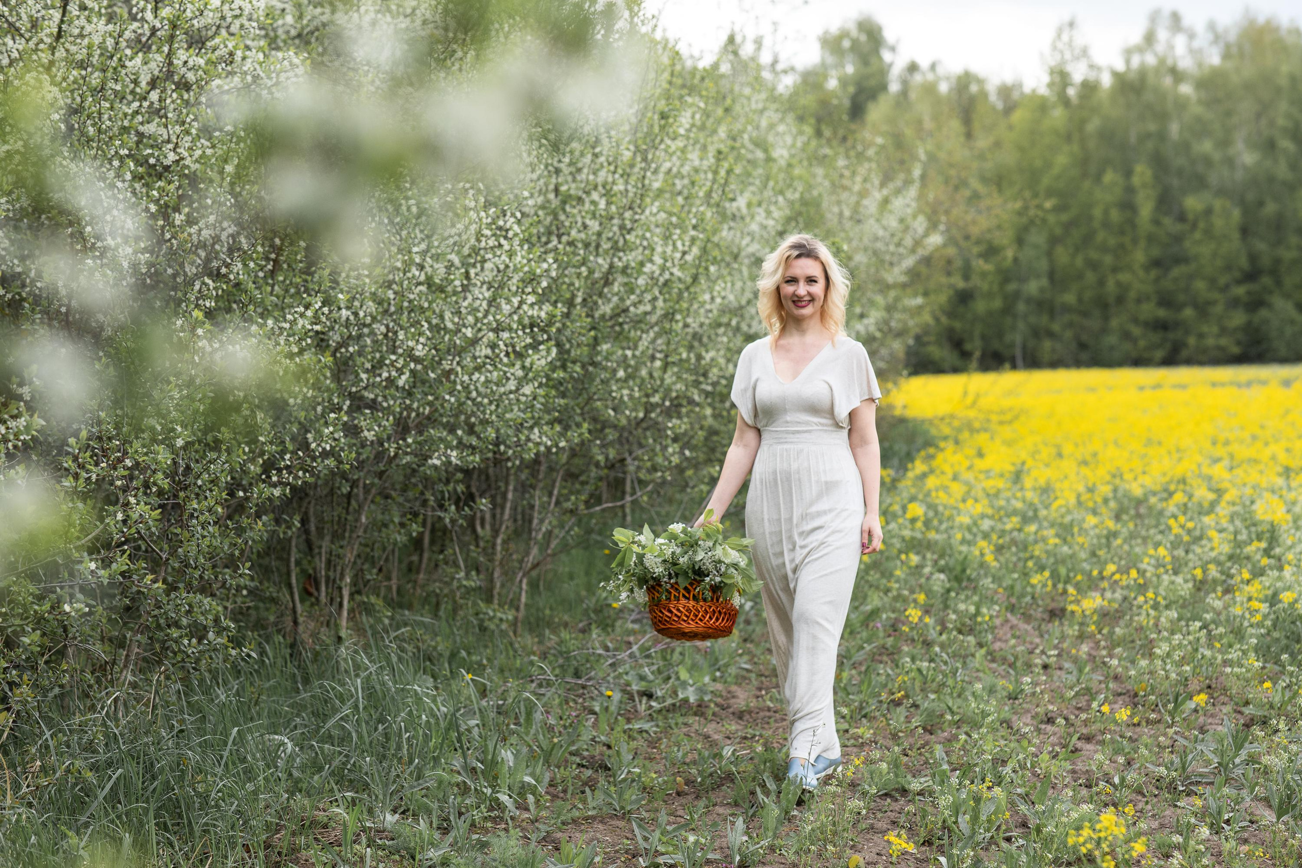 Ирина в цветении. Женский семейный фотограф Тула Москва Захарова Анна