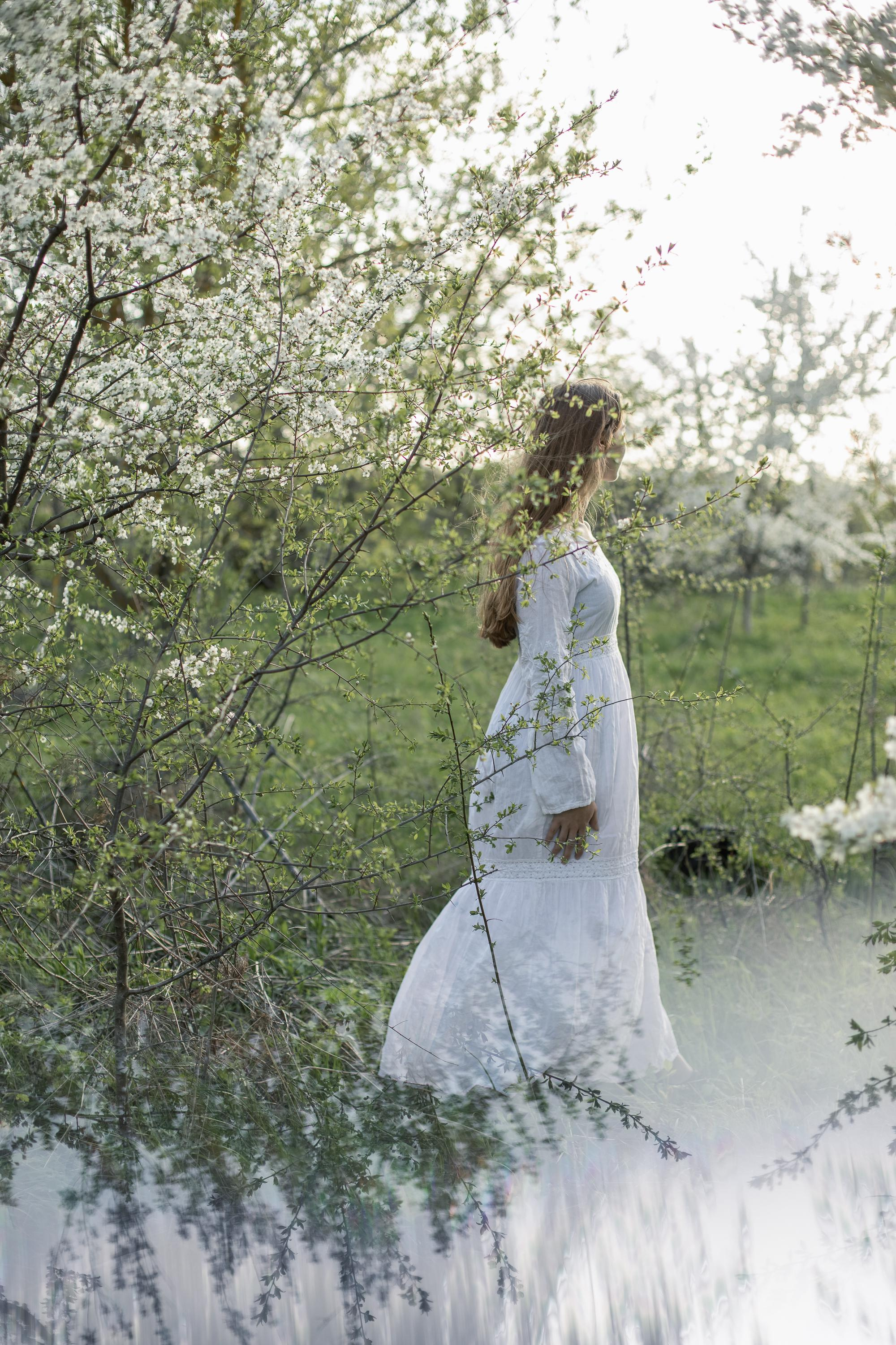 Катя в цветении. Женский семейный фотограф Тула Москва Захарова Анна