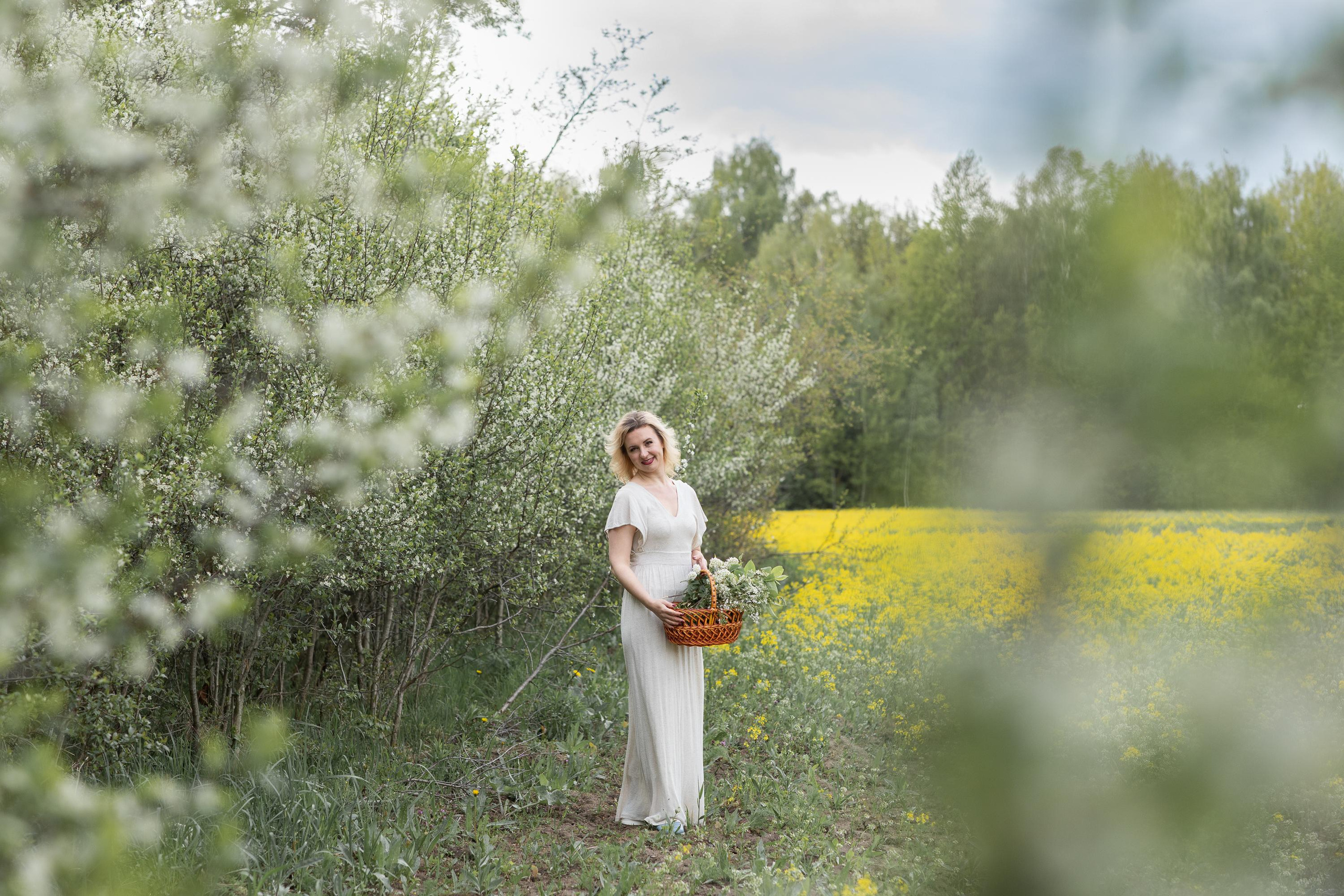 Ирина в цветении. Женский семейный фотограф Тула Москва Захарова Анна