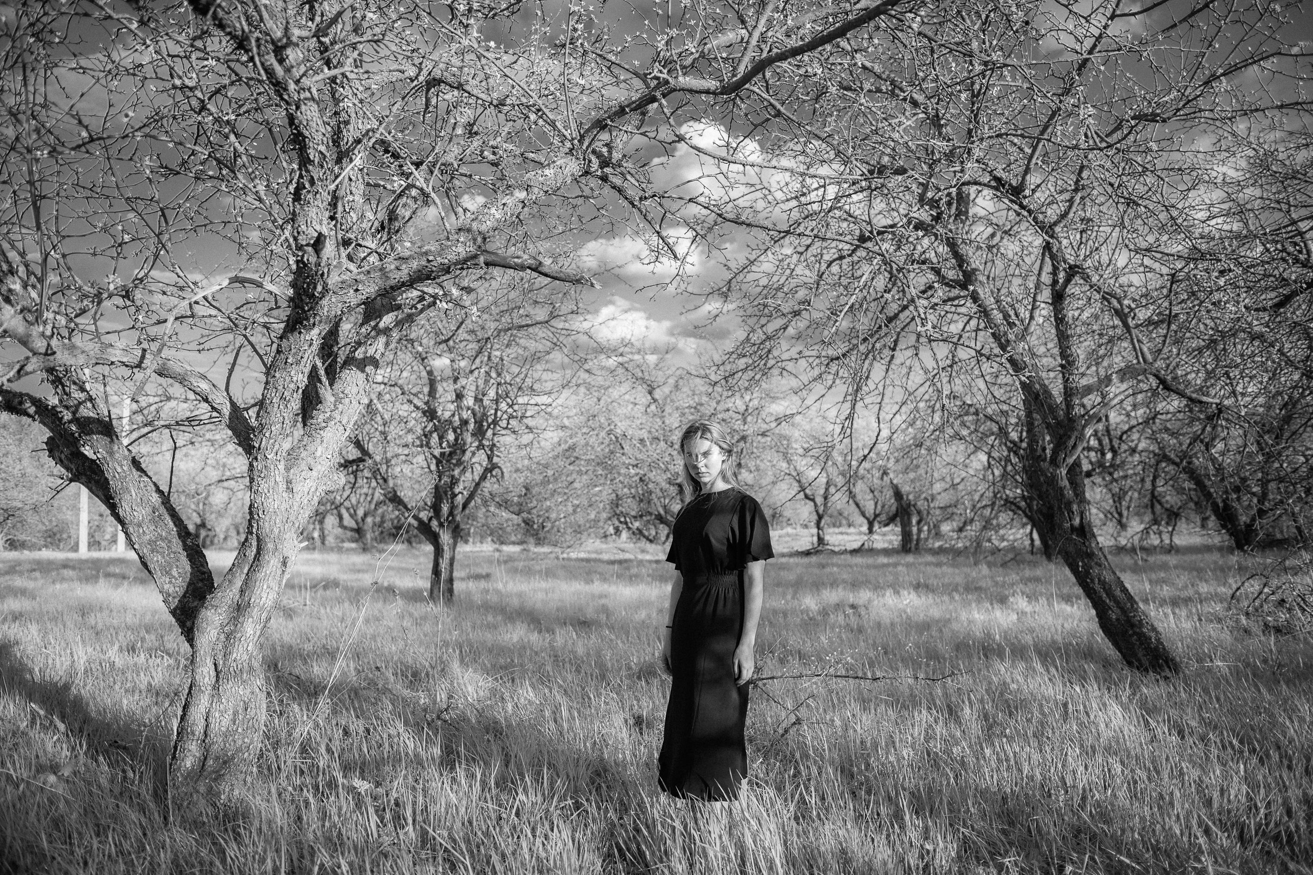 Катя в цветении. Женский семейный фотограф Тула Москва Захарова Анна