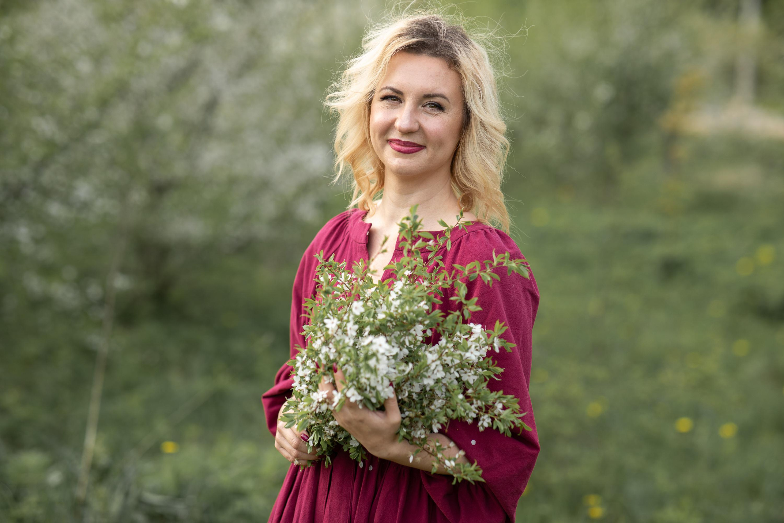 Ирина в цветении. Женский семейный фотограф Тула Москва Захарова Анна